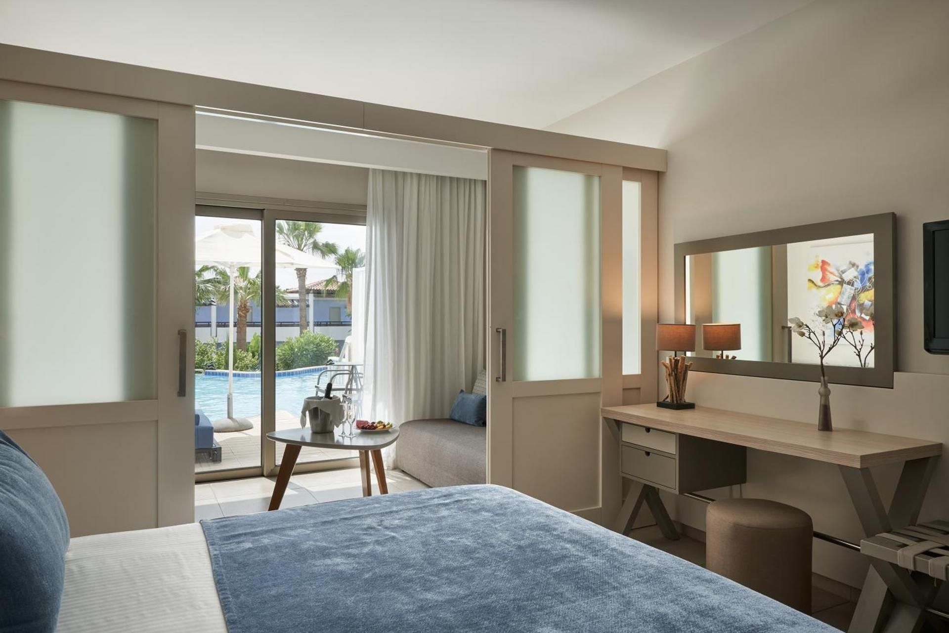 Premium Swim Up Family Room with Partition and Outdoor Whirlpool