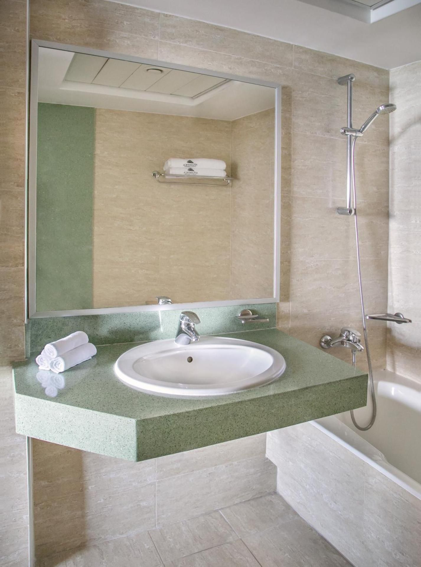 Deluxe Terrace Suite Sea View with Outdoor Whirlpool