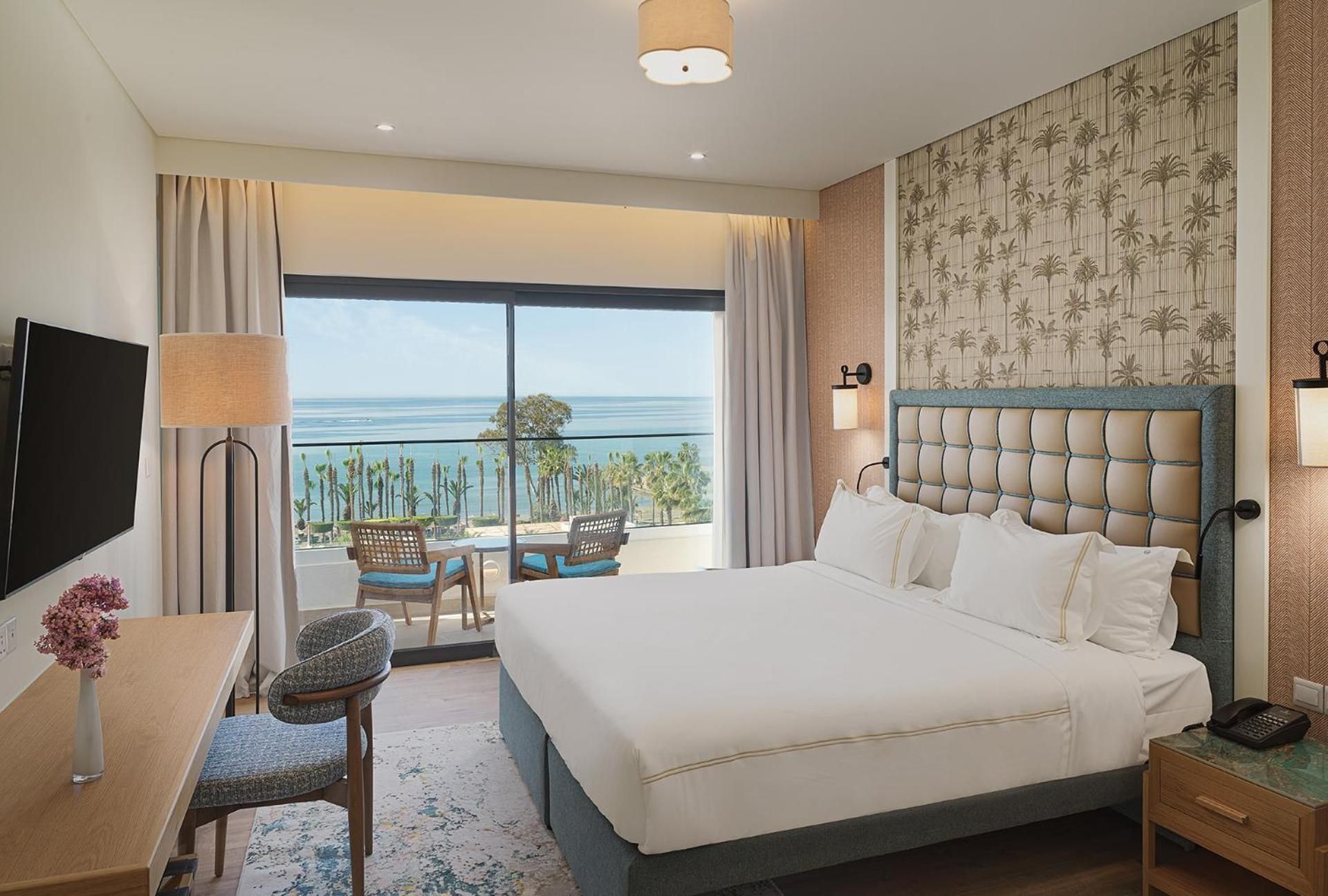 Deluxe Sea View Family Room