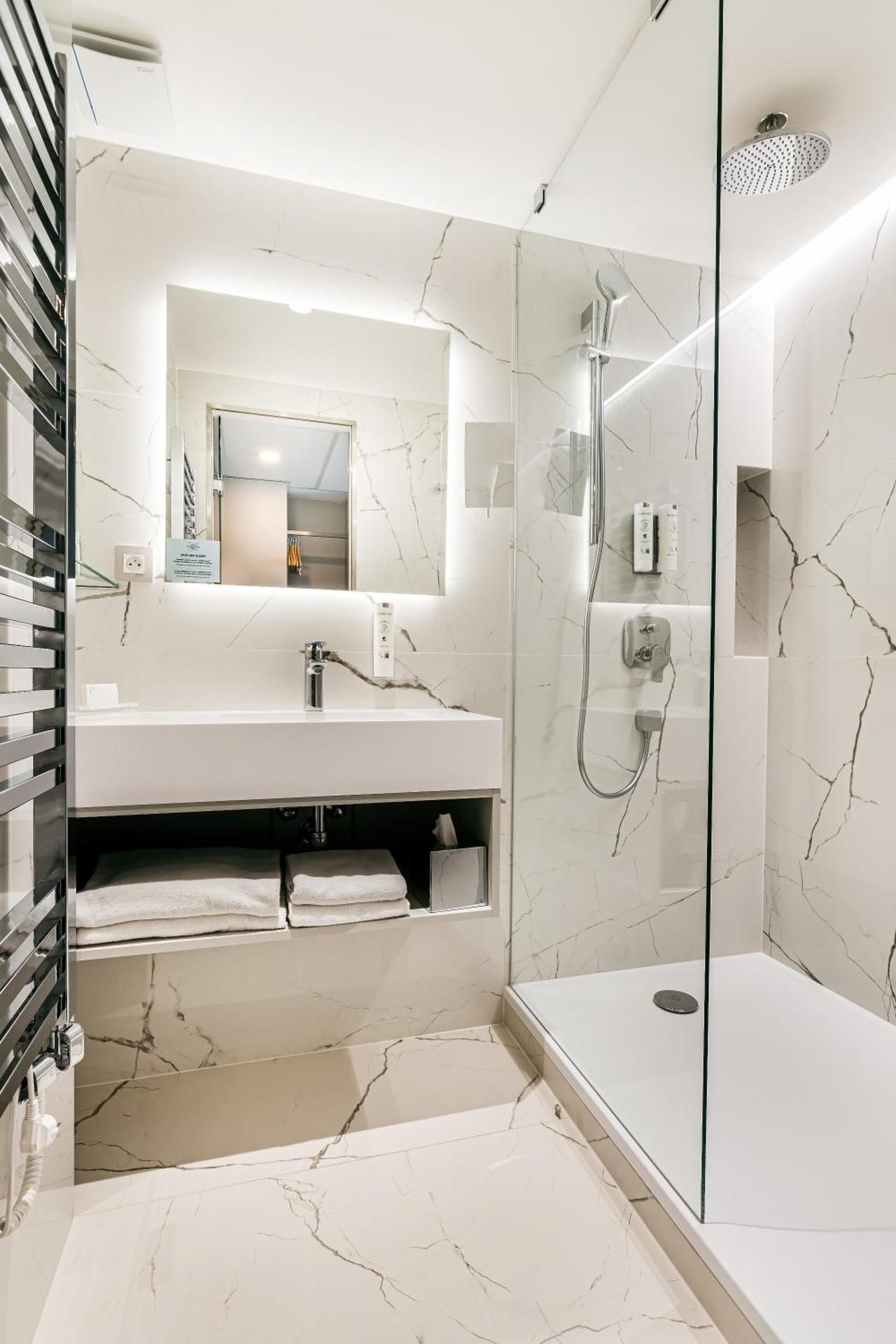 Junior Suite with King or Twin Bed