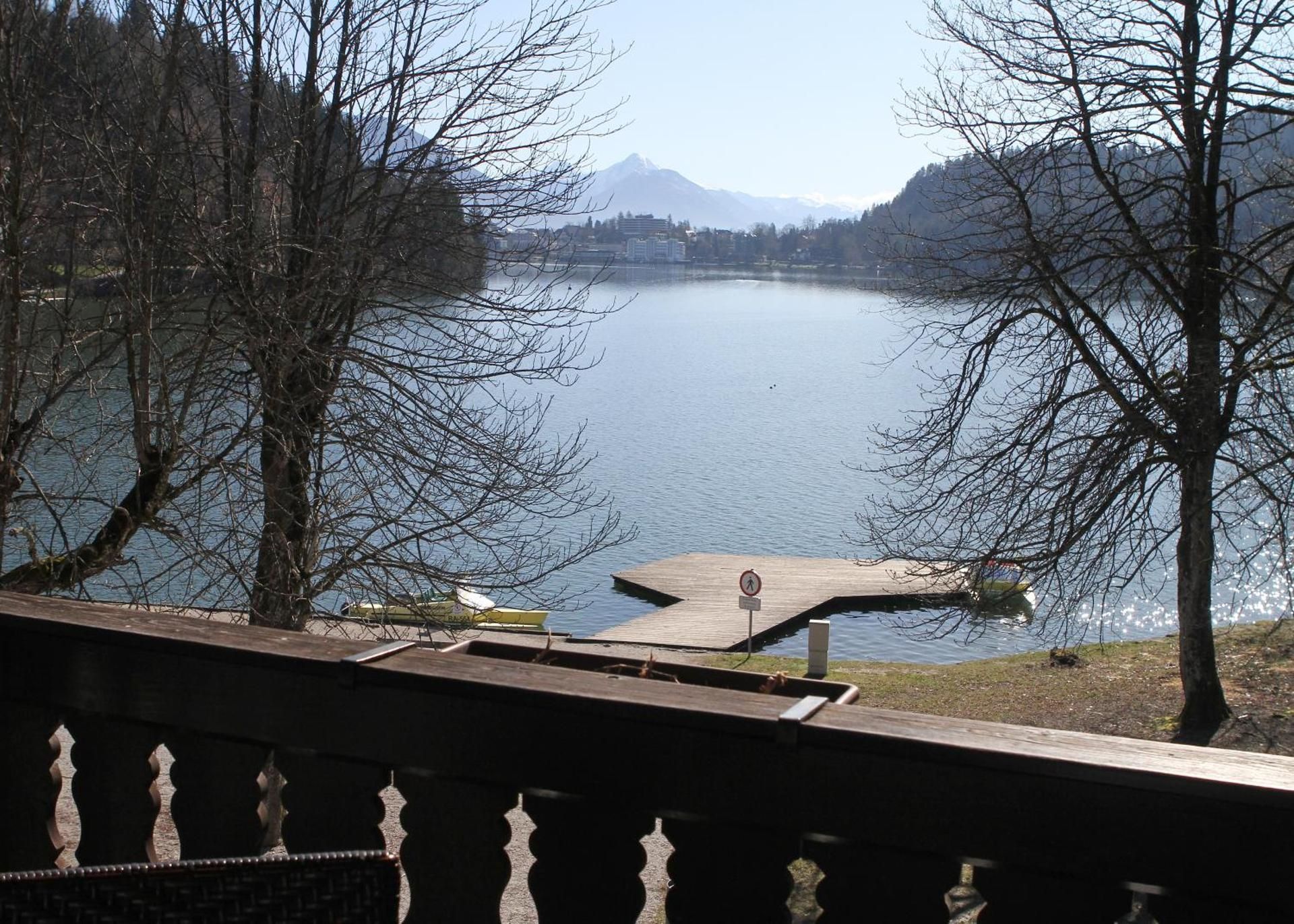 Comfort Triple Room with Balcony and Lake View