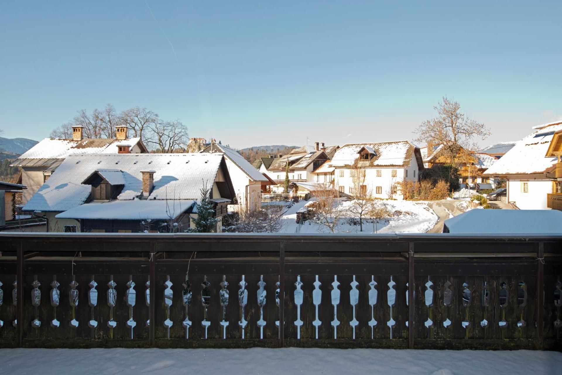 Vila Lipa Double Room with Castle View, Balcony and Shared Bathroom 2