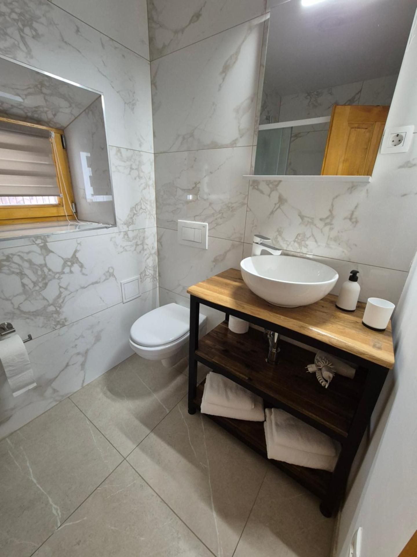 Slovenian House Vida Deluxe Double Room 2