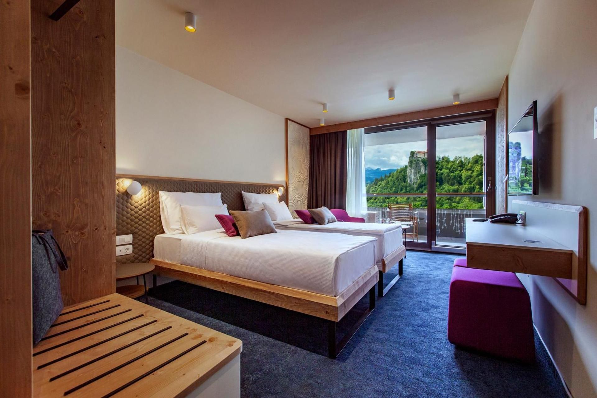 Special Offer - Double Room with Lake View and New Year's Package