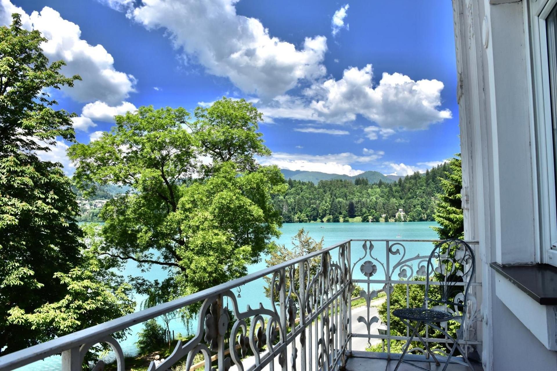 Executive Suite with Lake View
