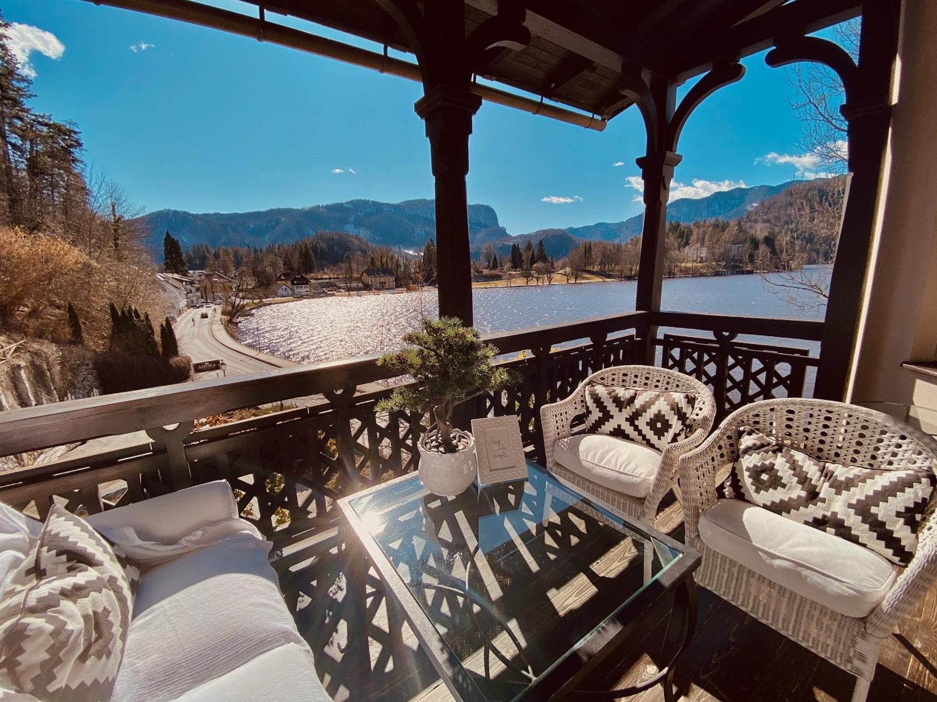 Deluxe Suite with Balcony and Lake View