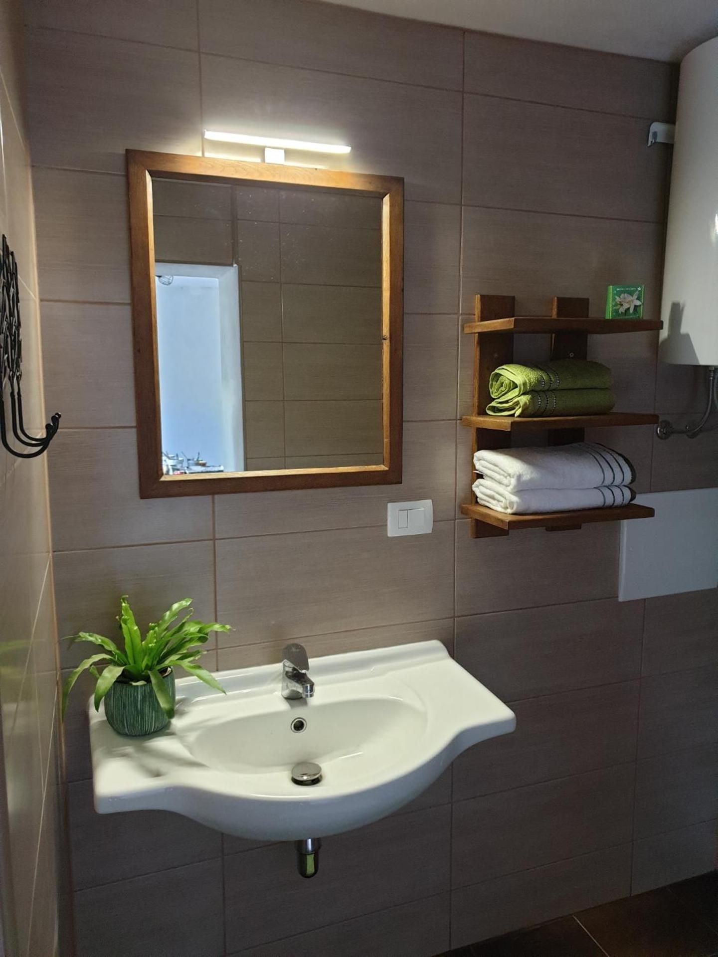 B&B Margarita Quadruple Room with Private Bathroom 3