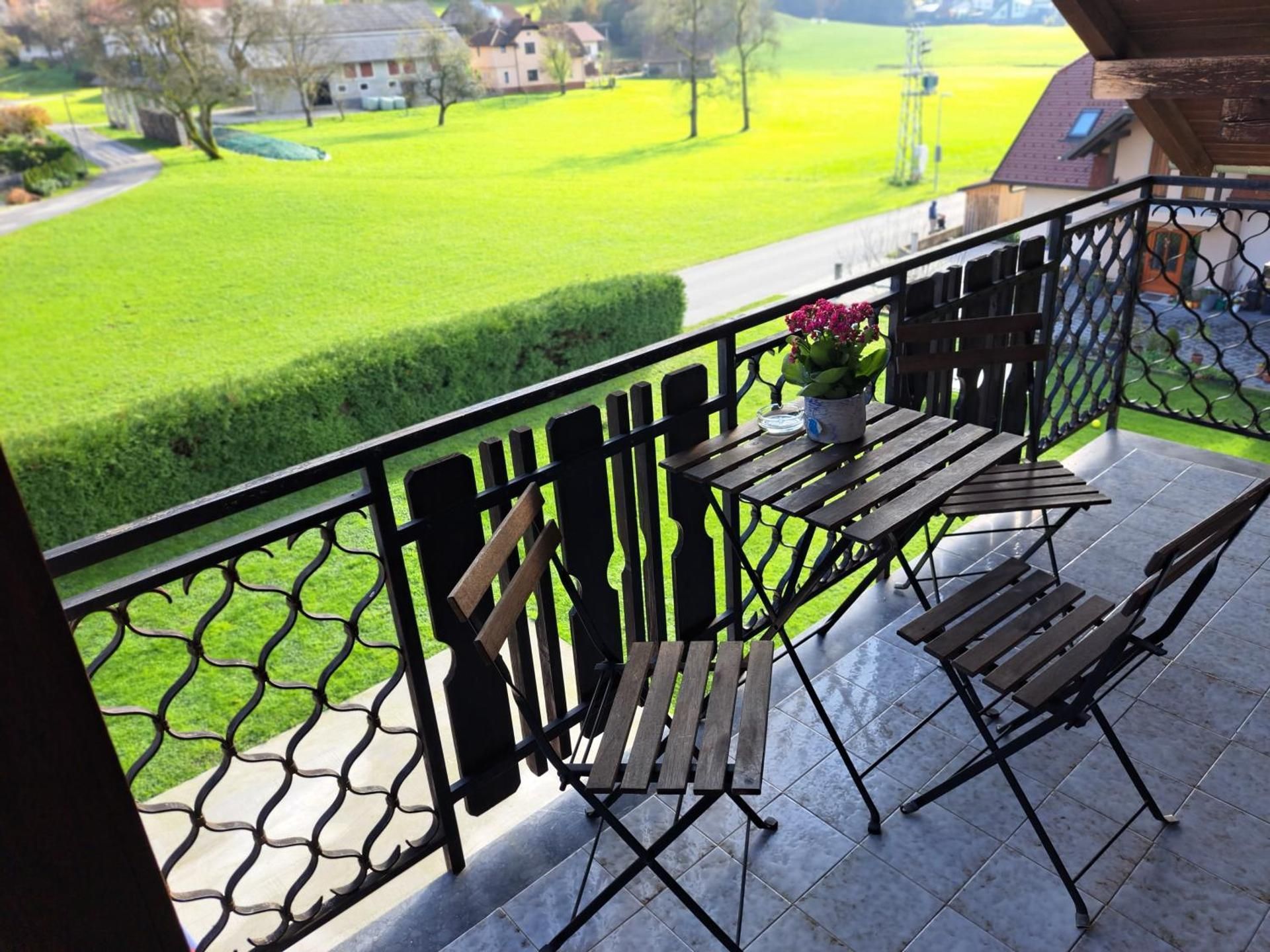 Apartment with Garden View