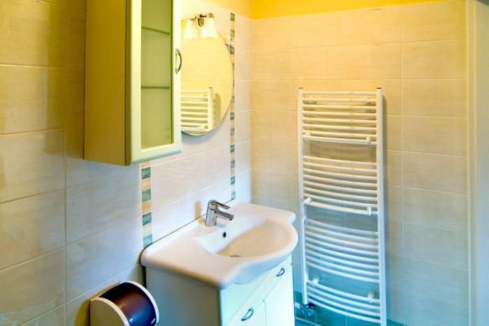 Apartment with Mountain View