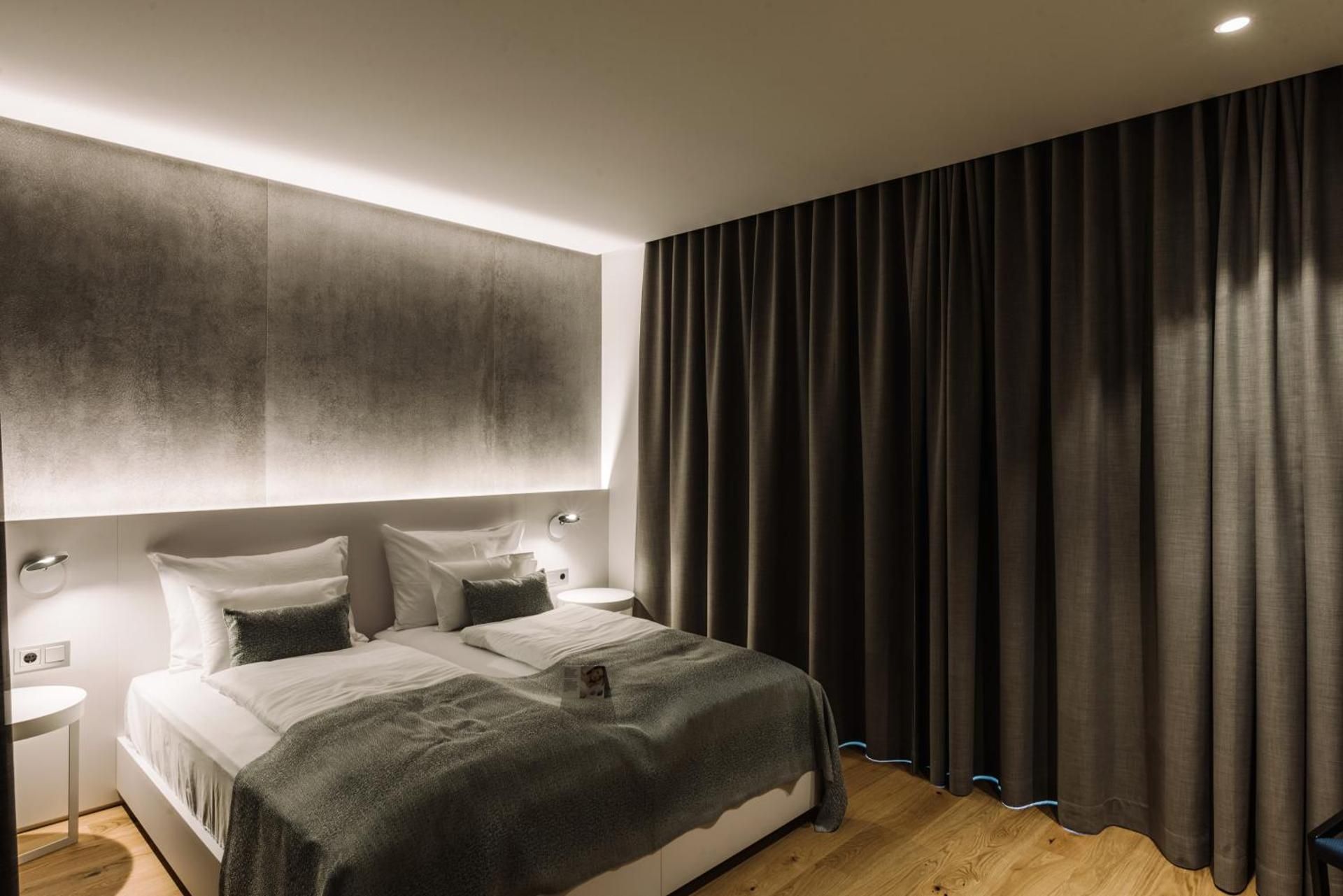 Hotel A plus Superior Twin Room with Parking 2