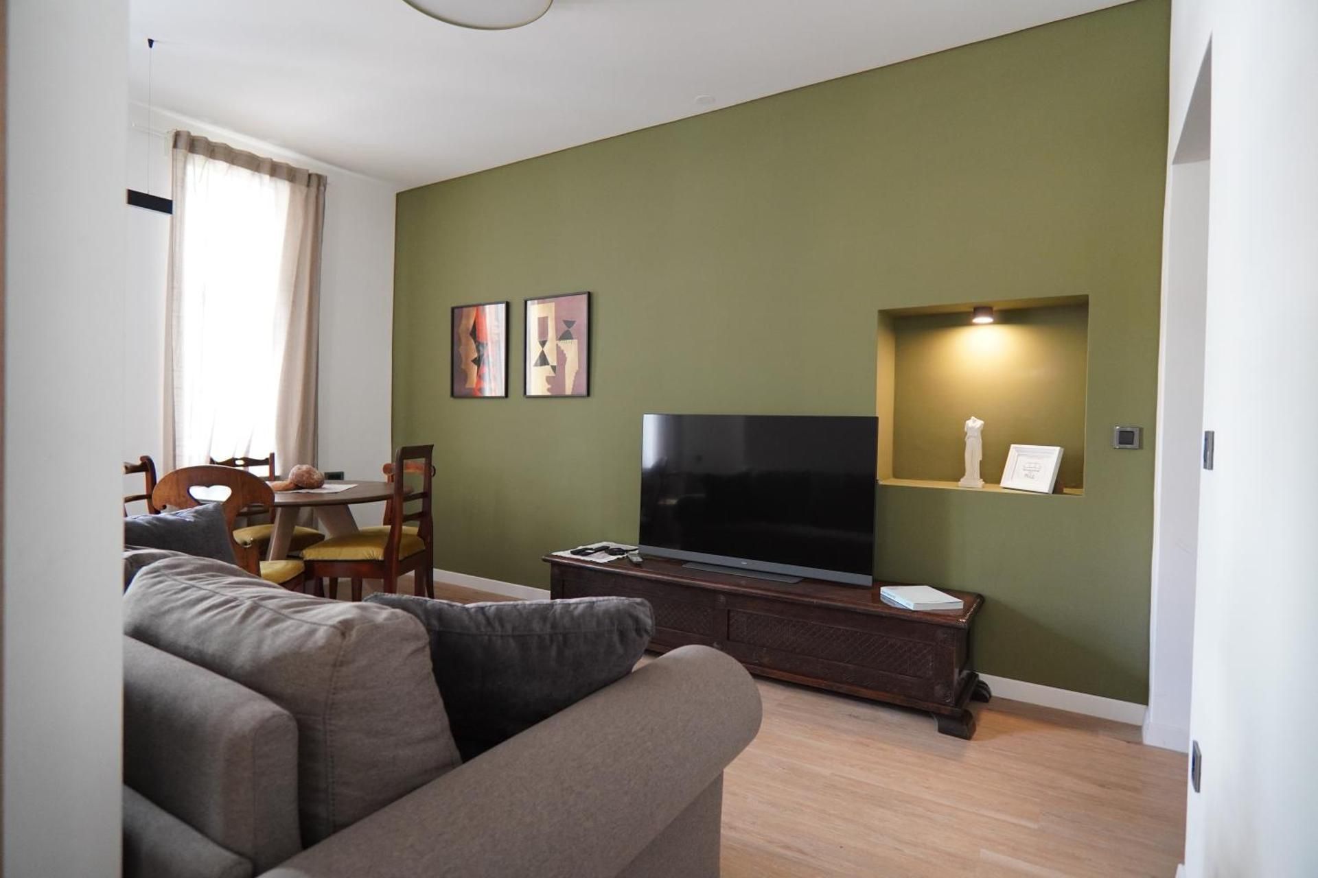 Deluxe Apartment