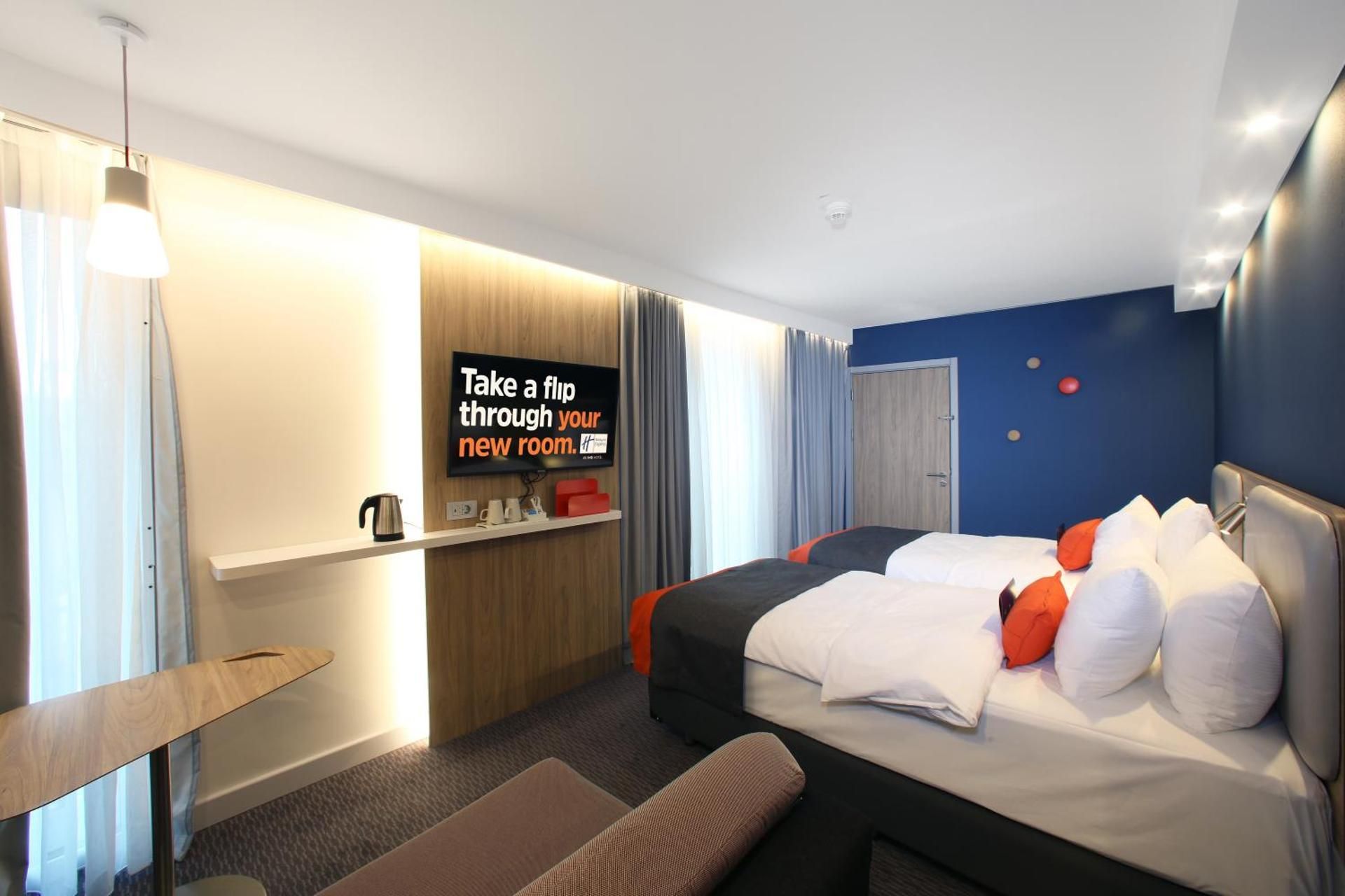 2 Twin Beds Standard