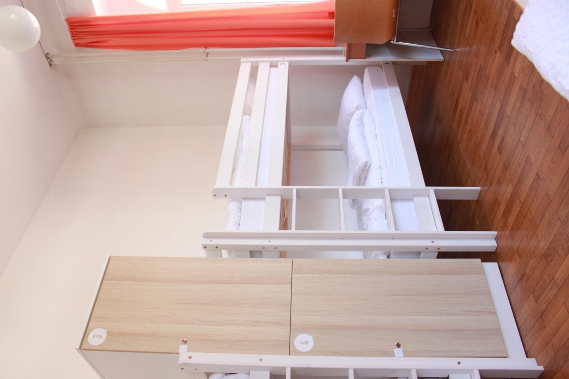 Bunk Bed in 6-Bed Mixed Dormitory Room