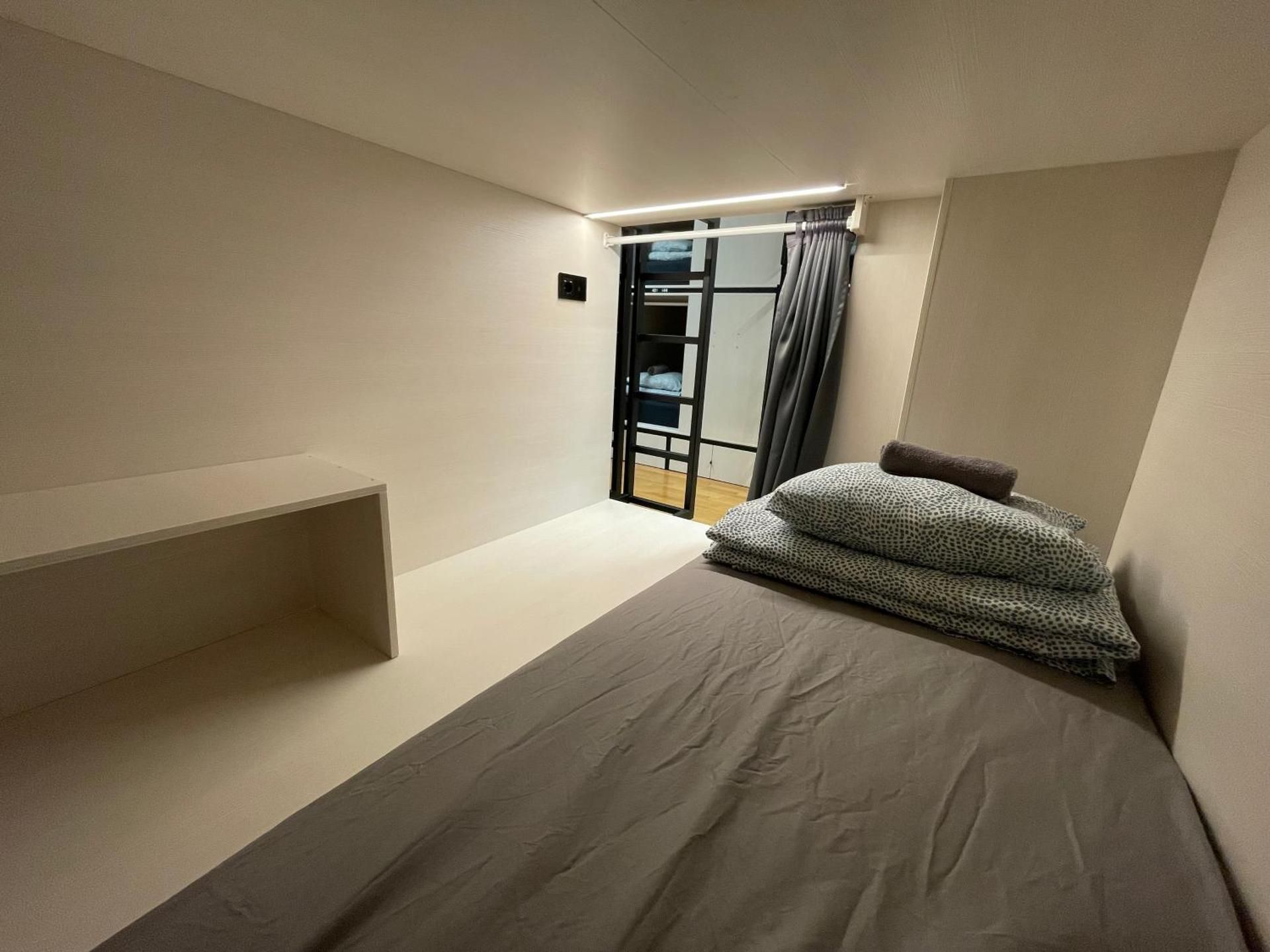 Large Single Bed Cabin in Dormitory Room