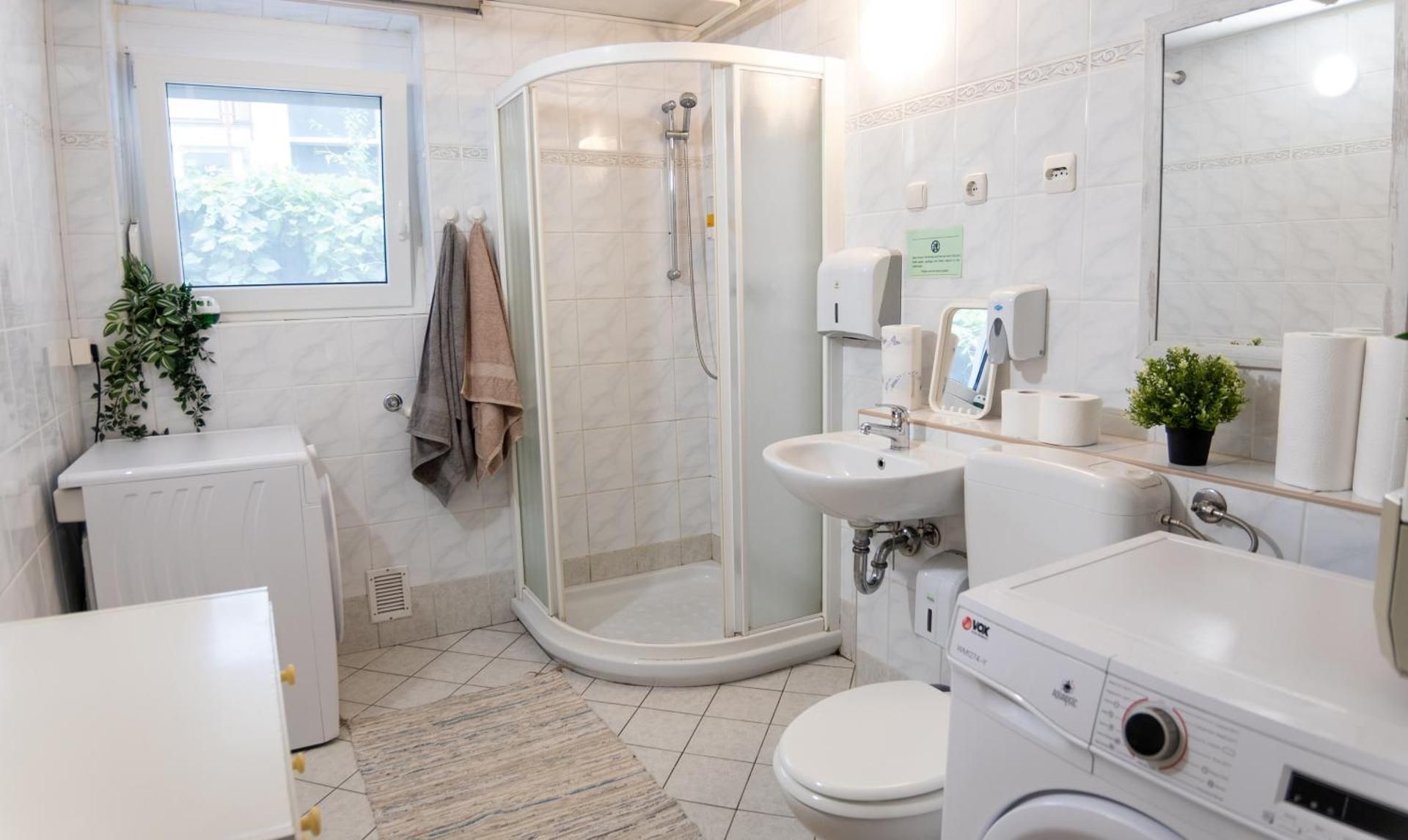 Standard Twin Room with Shared Bathroom