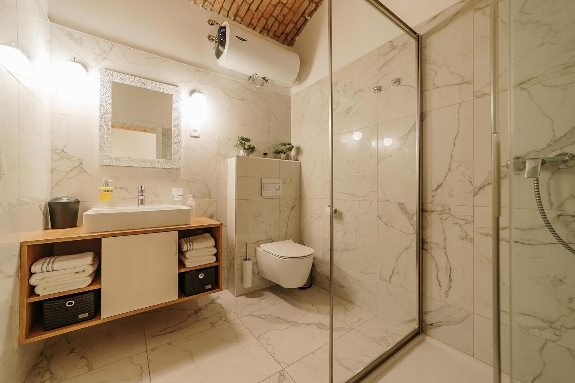 Deluxe Double Room - Basement