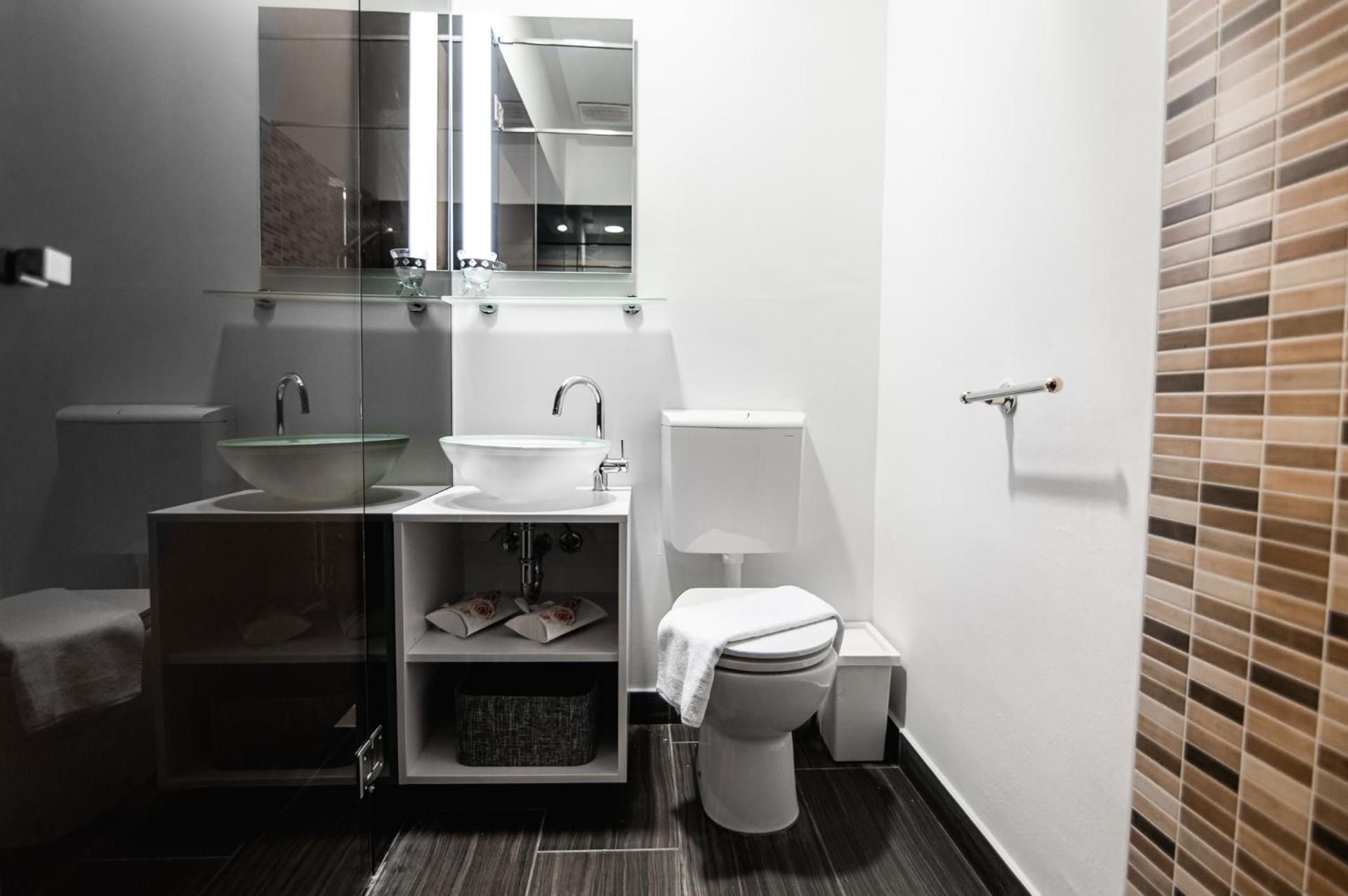 Oxford Apartments Deluxe Apartment 2