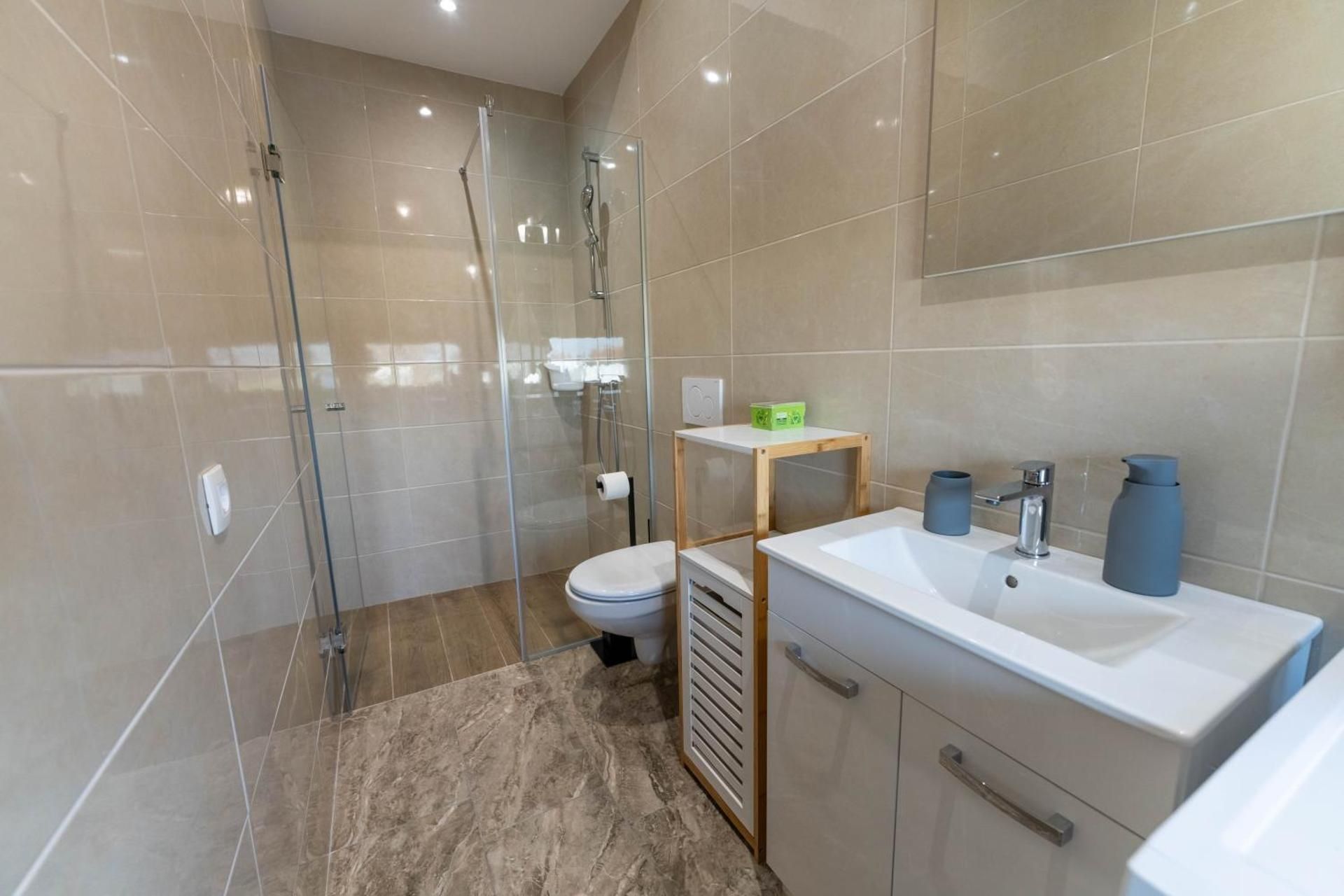 Classic One-Bedroom Apartment with King Bed