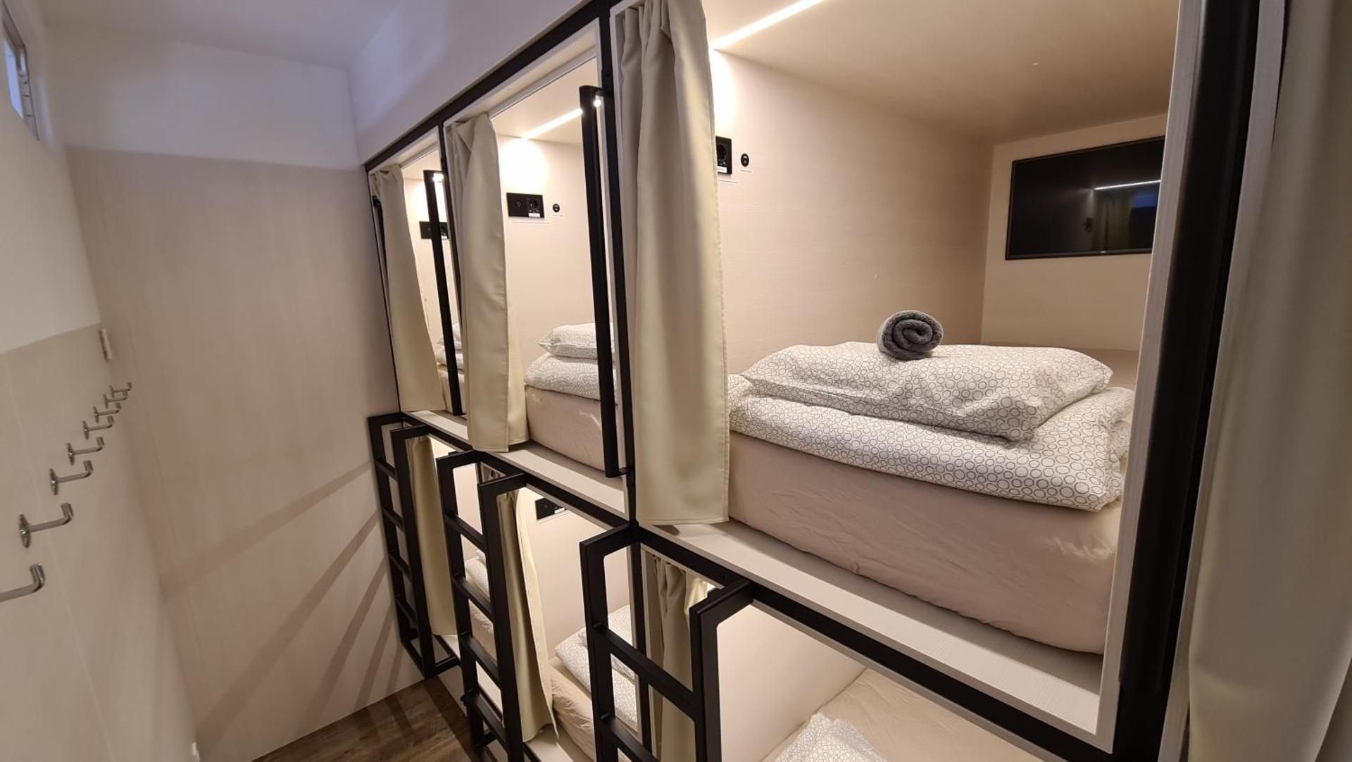 Single Cabin in Dormitory Room