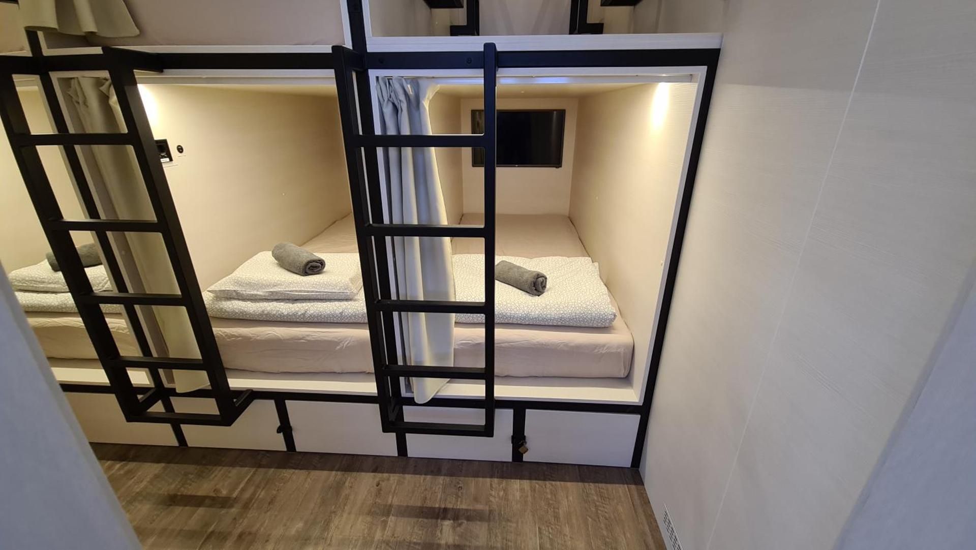 Single Cabin in Dormitory Room