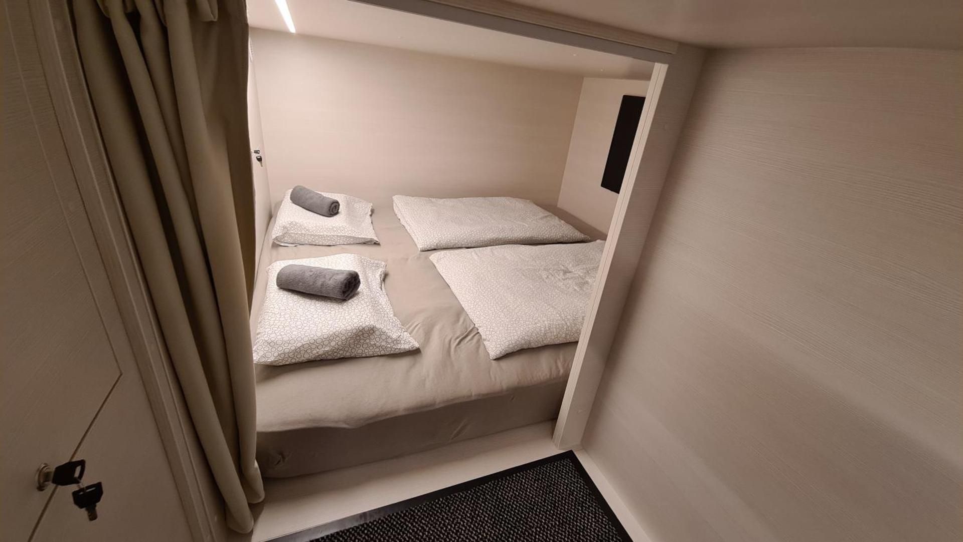 Cabin HOSTEL Double Cabin in Dormitory Room