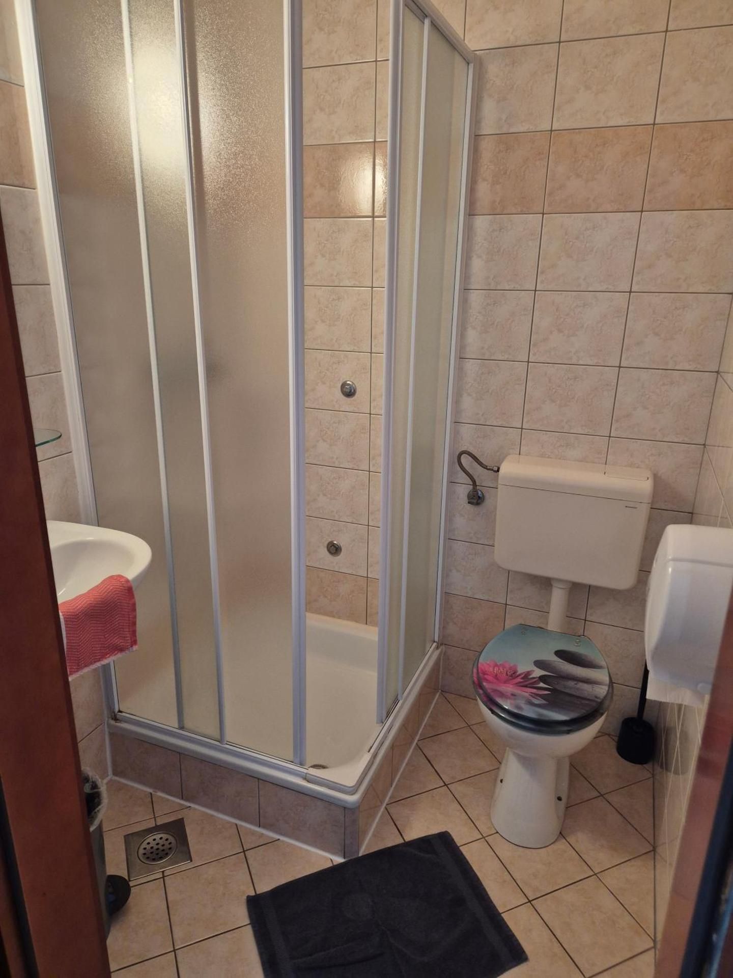 Guesthouse Koprivec Twin Room with Private Bathroom 2