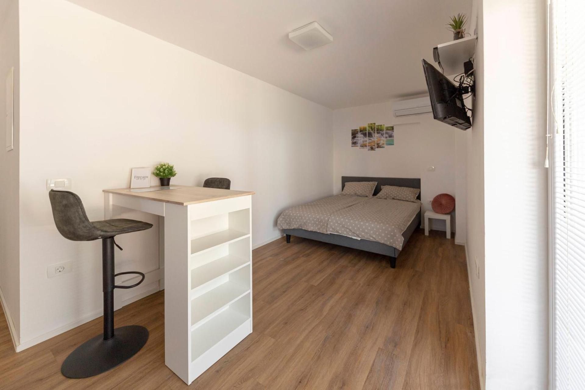 Studio with Terrace