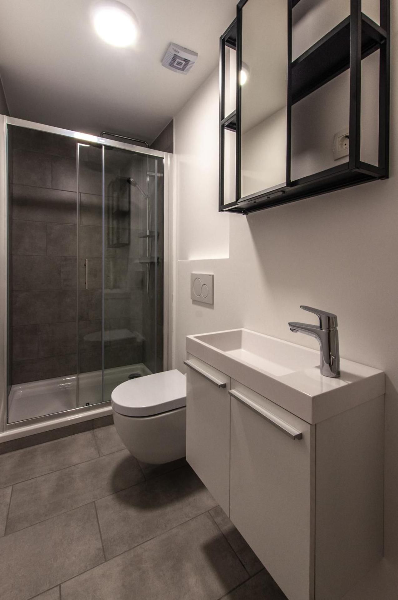 Single Room with Shared Bathroom
