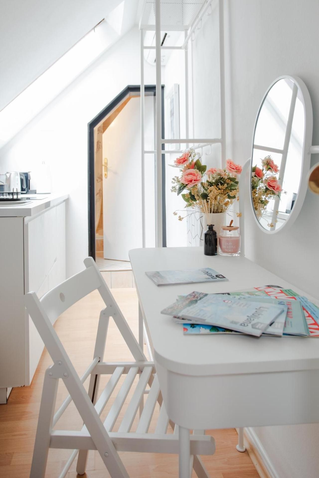 Studio Apartment