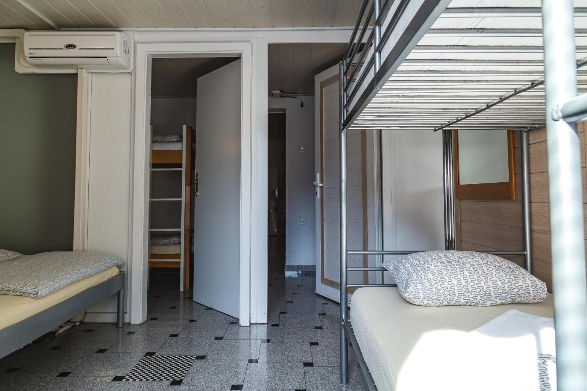 Hostel 24 Bed in 4-Bed Female Dormitory Room 2