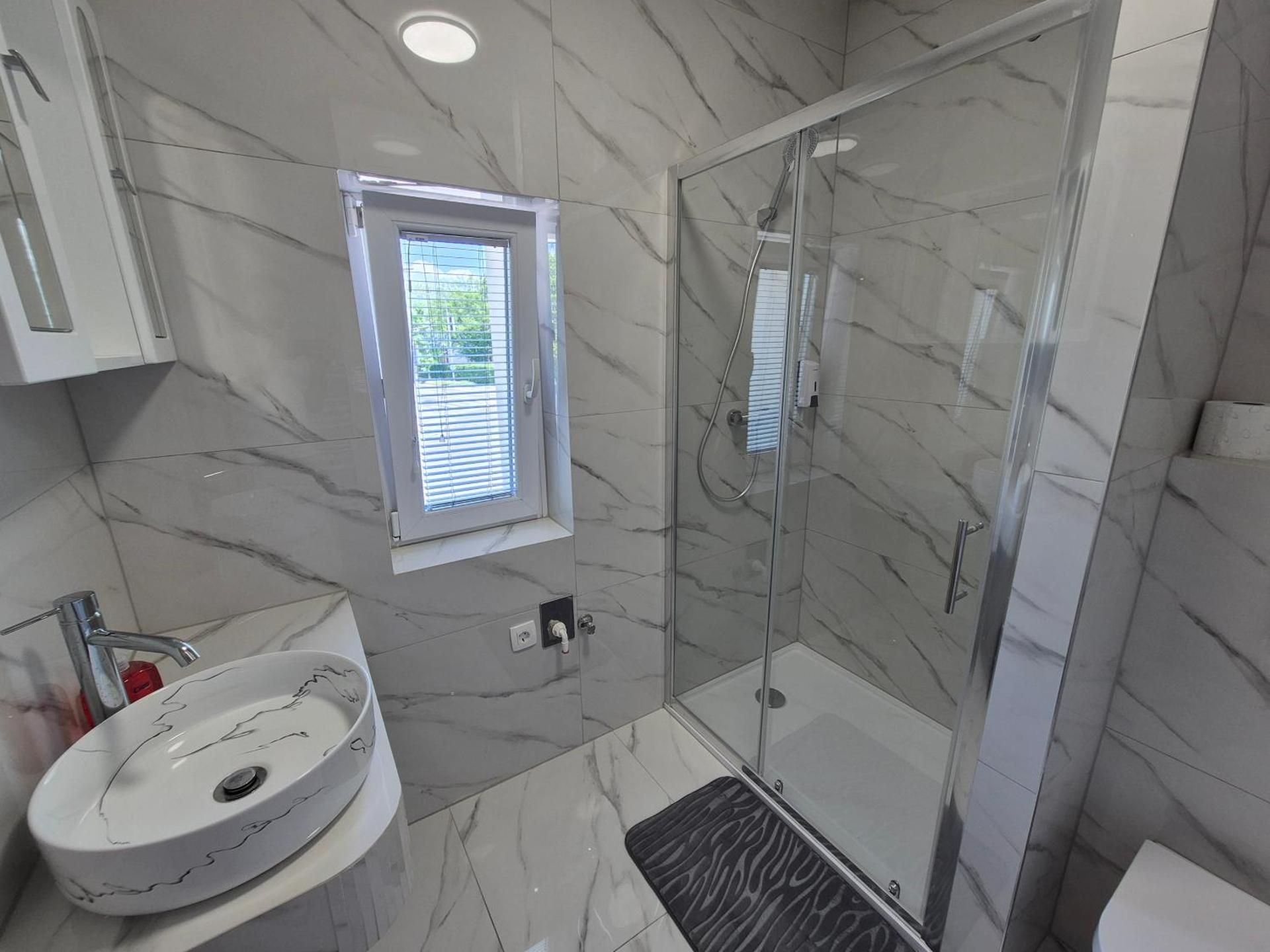 Villa Vojkova One-Bedroom Apartment 3