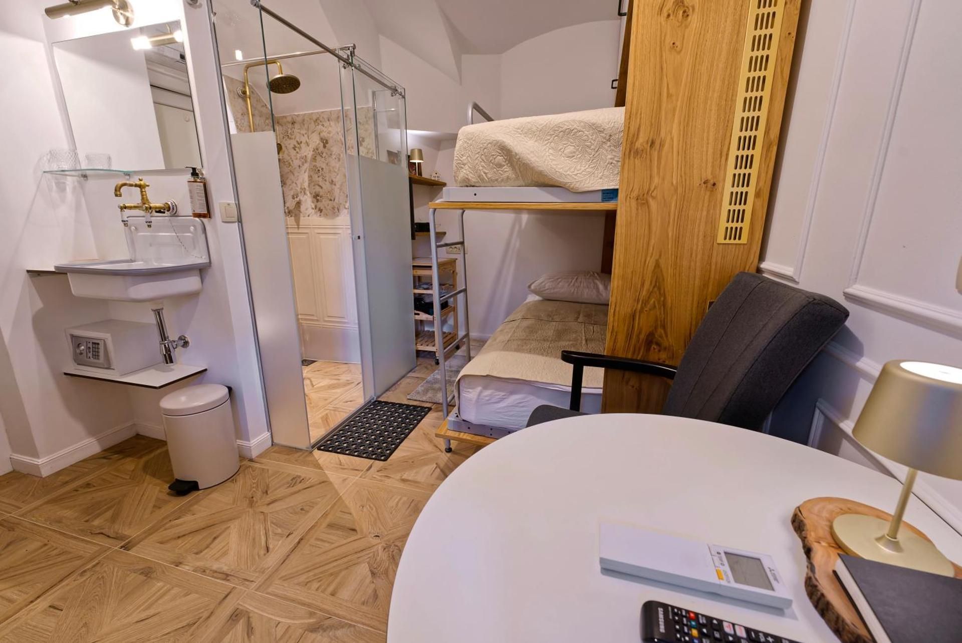 Twin Room with Private Bathroom