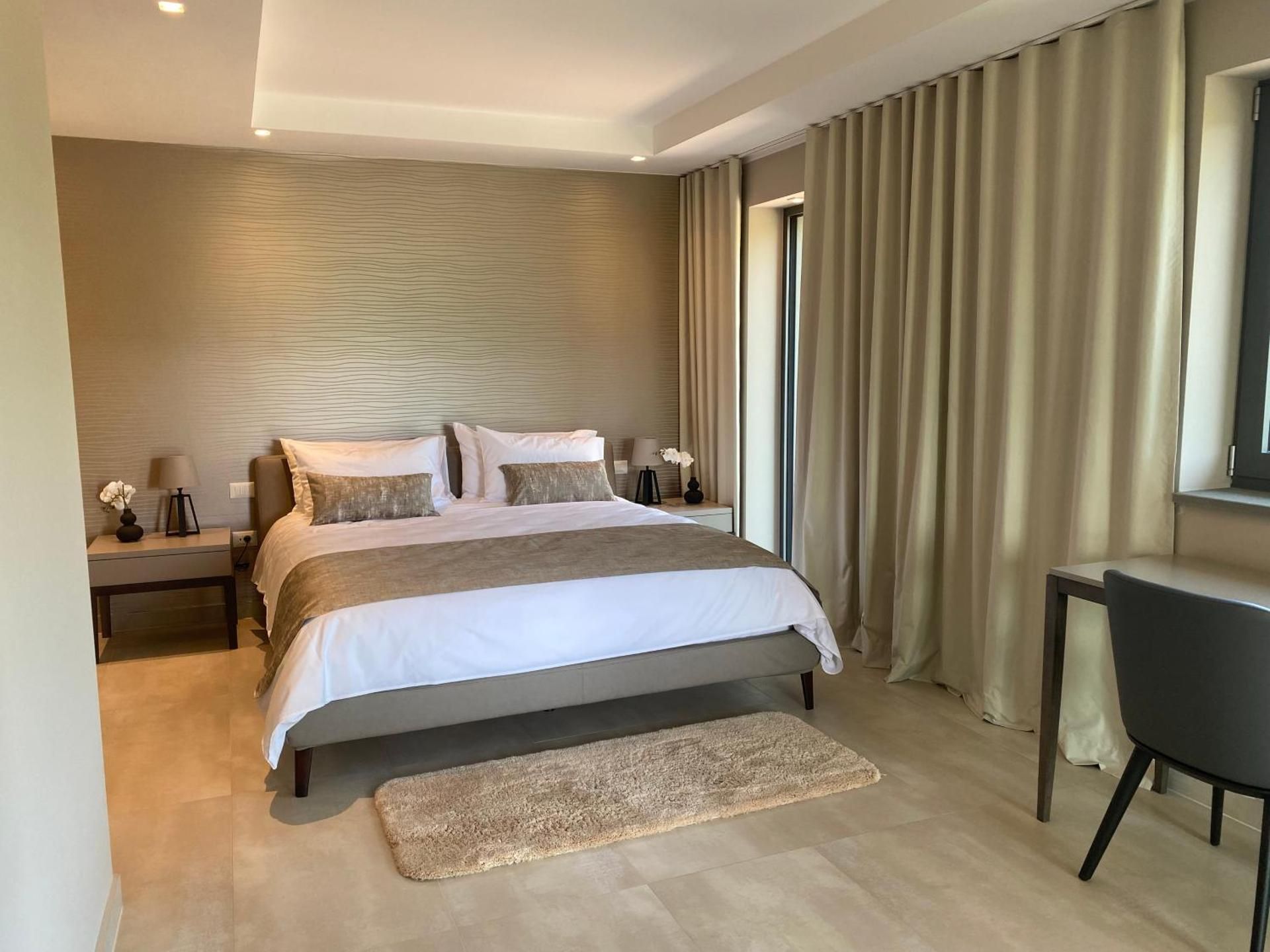 Deluxe Double Room with Balcony