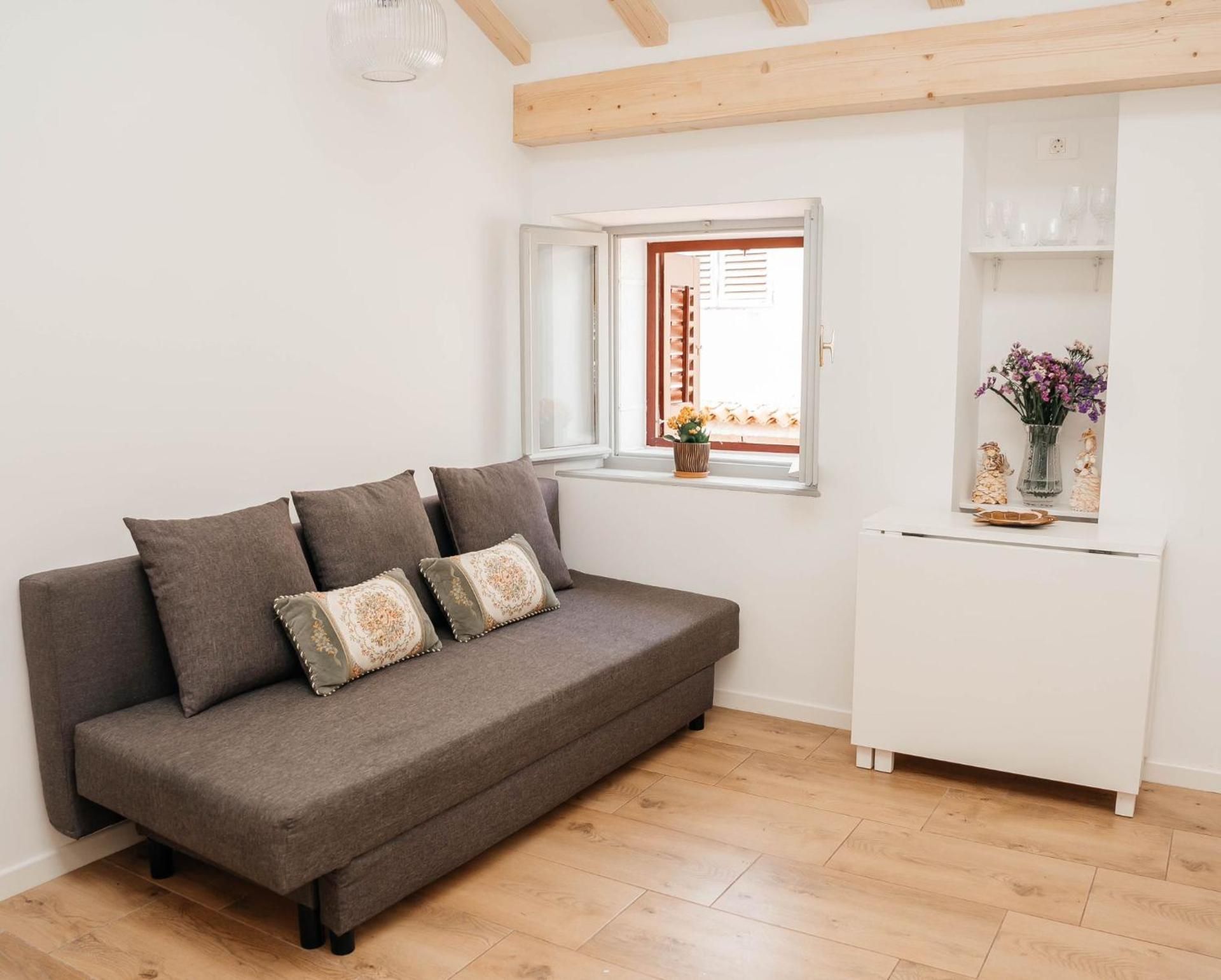 Studio - Split Level