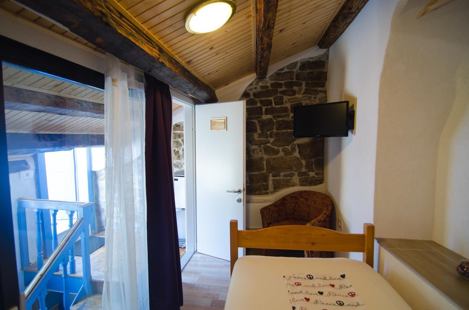 Single Room with Shared Shower and Toilet