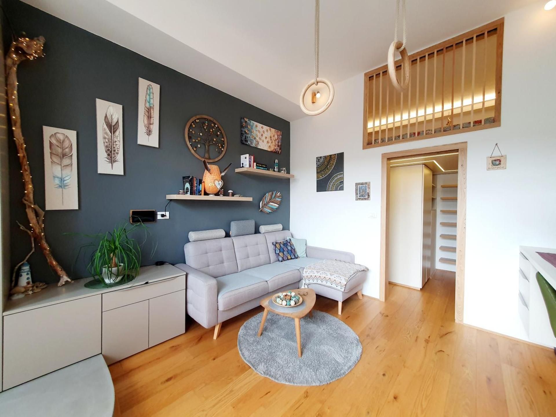 Studio - Split Level