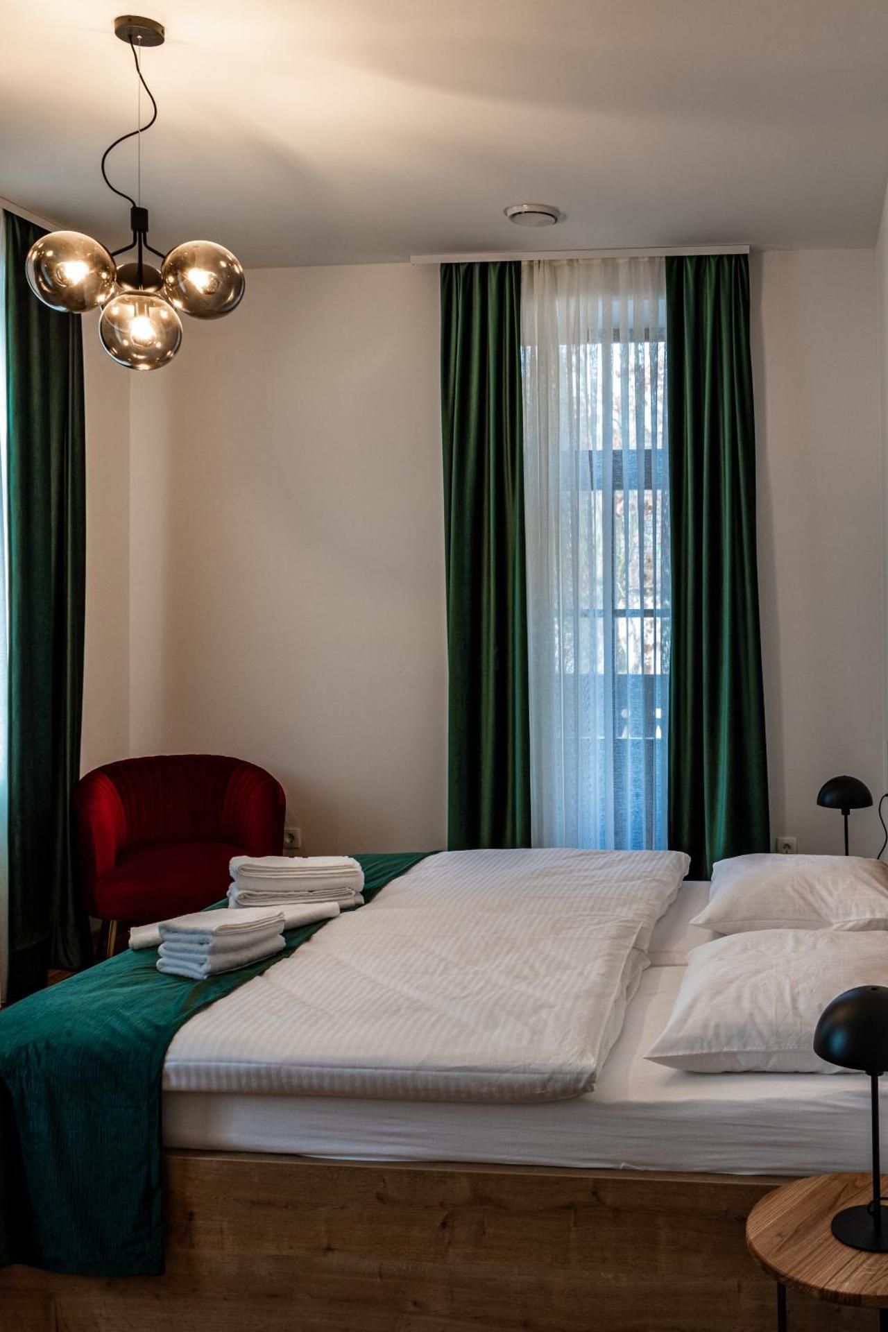 Superior One-Bedroom Apartment with Balcony