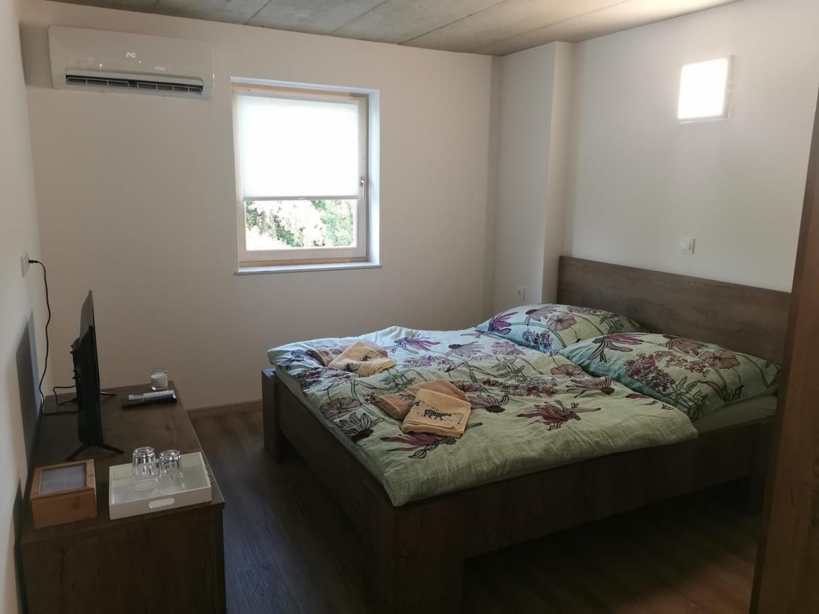 Quadruple Room with Private Bathroom