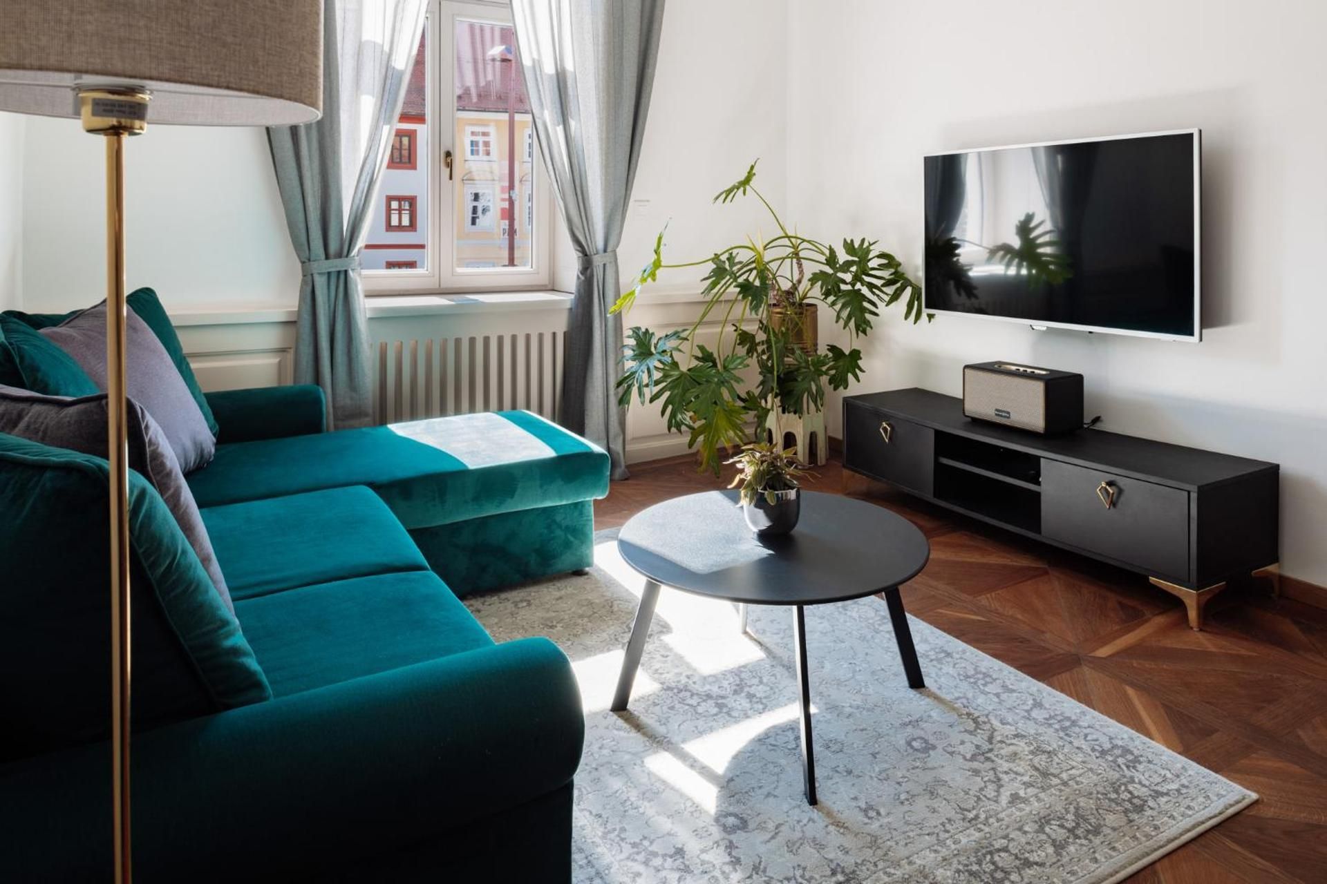 One-Bedroom Apartment
