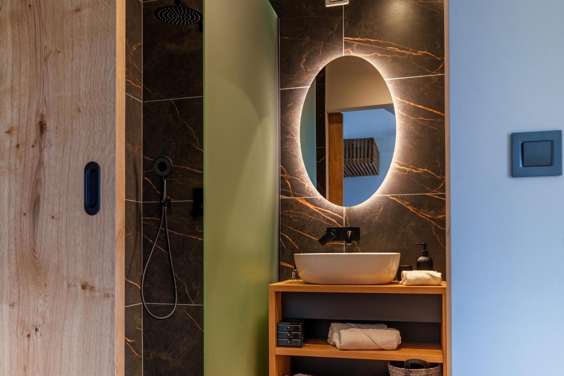 Deluxe Double or Twin Room with City View