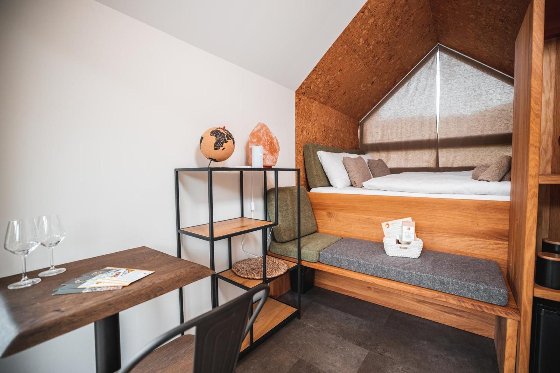 Bungalow with Shared Bathroom