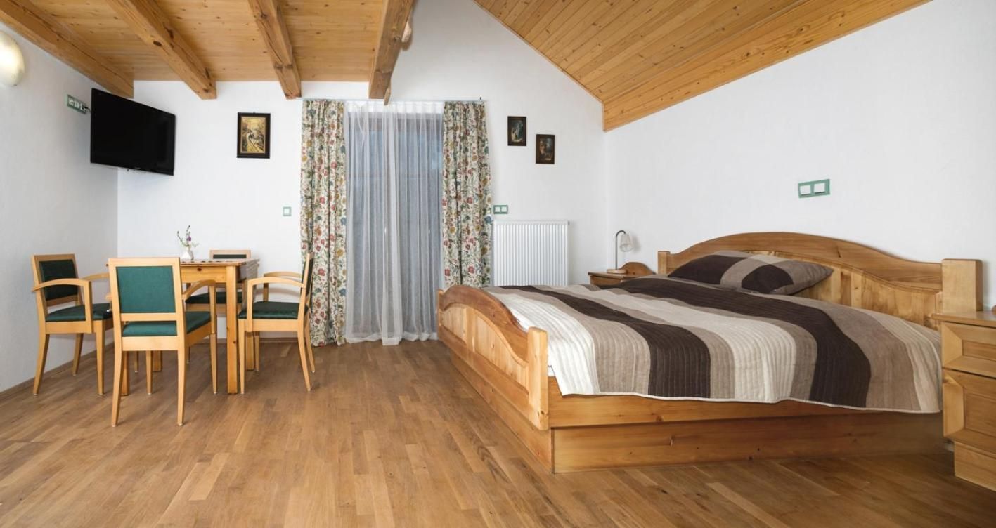 Deluxe Family Suite