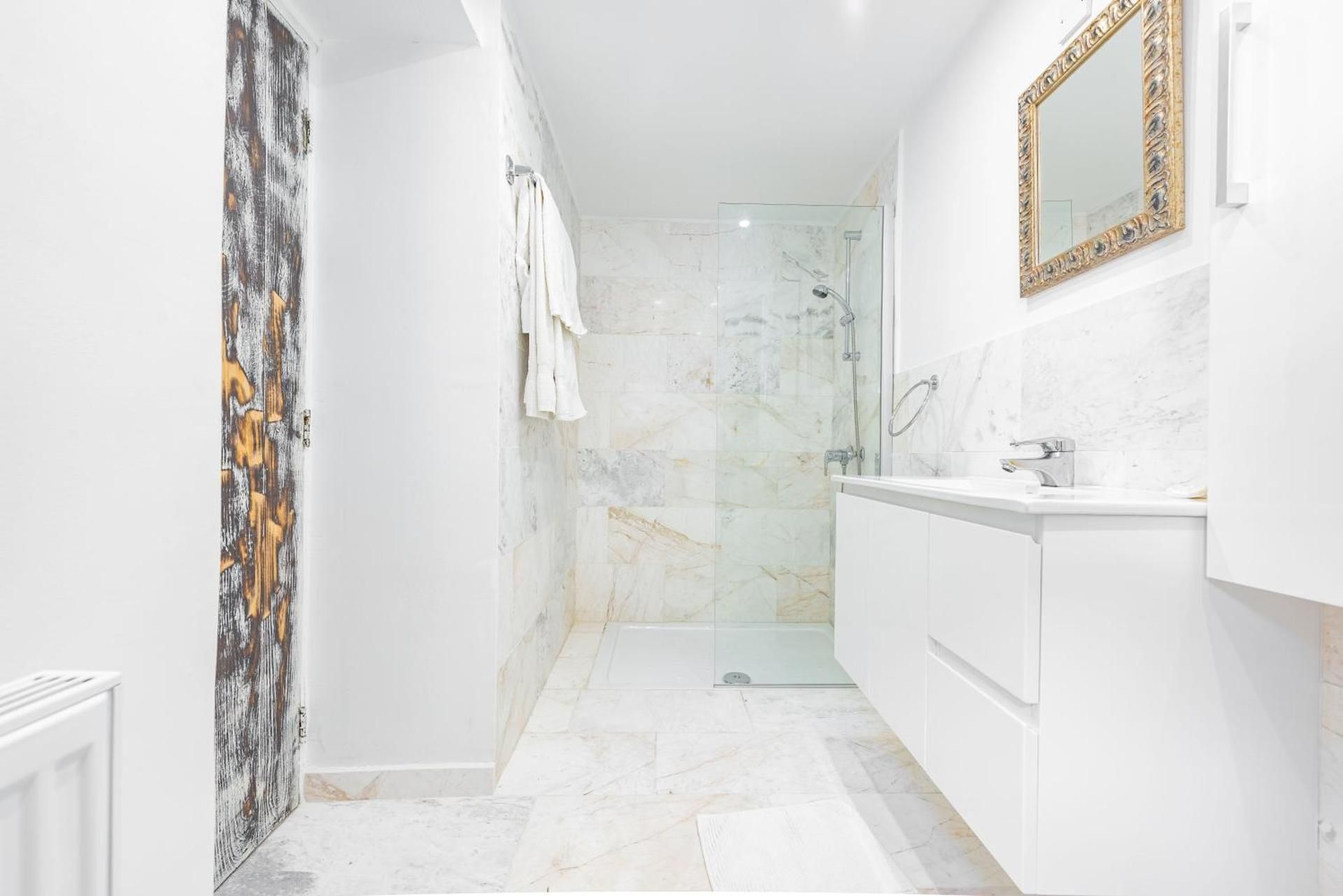 Two-Bedroom Apartment - Mespilo House