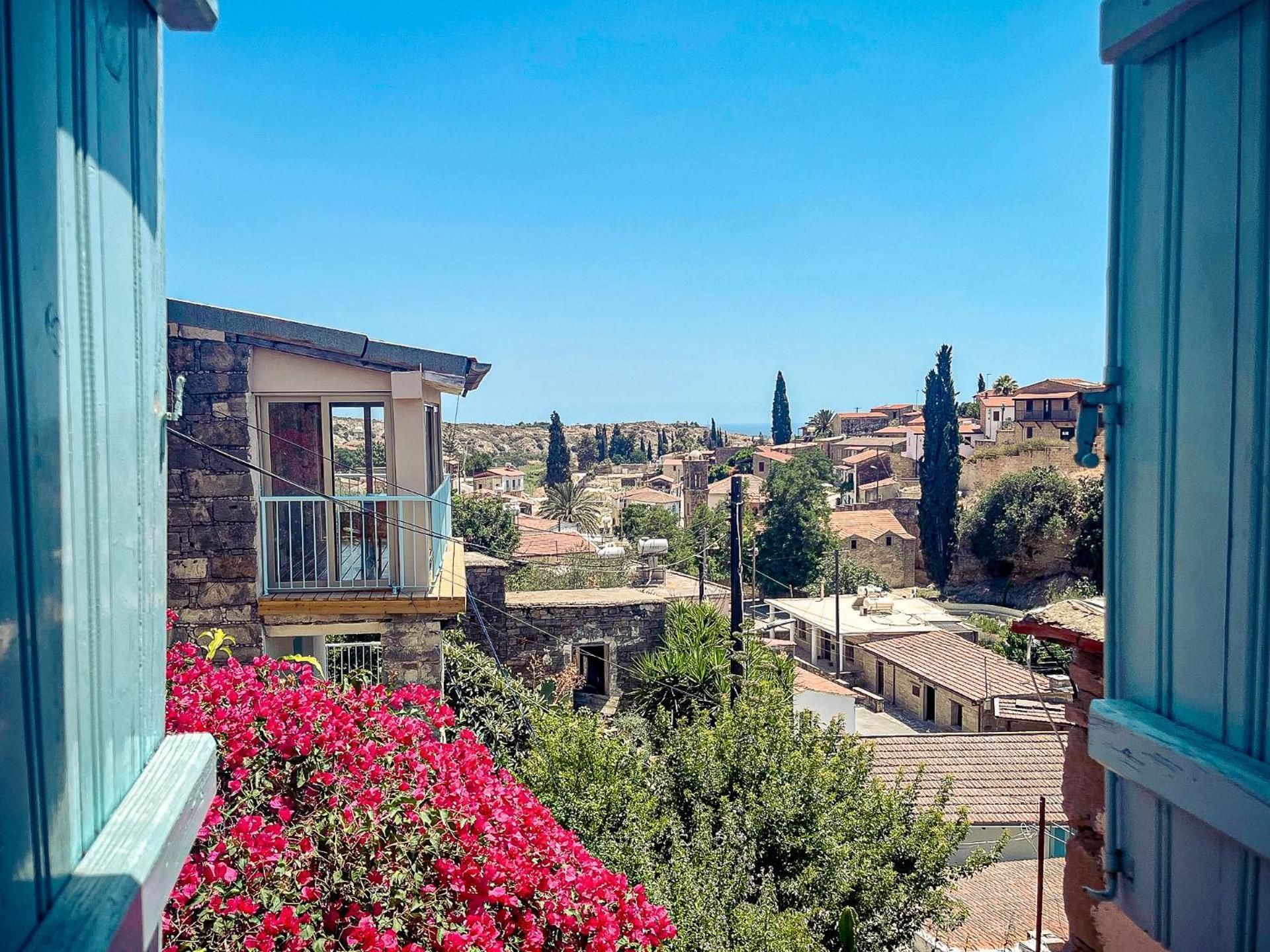 One-Bedroom Apartment with Mountain View - Vasilikos House