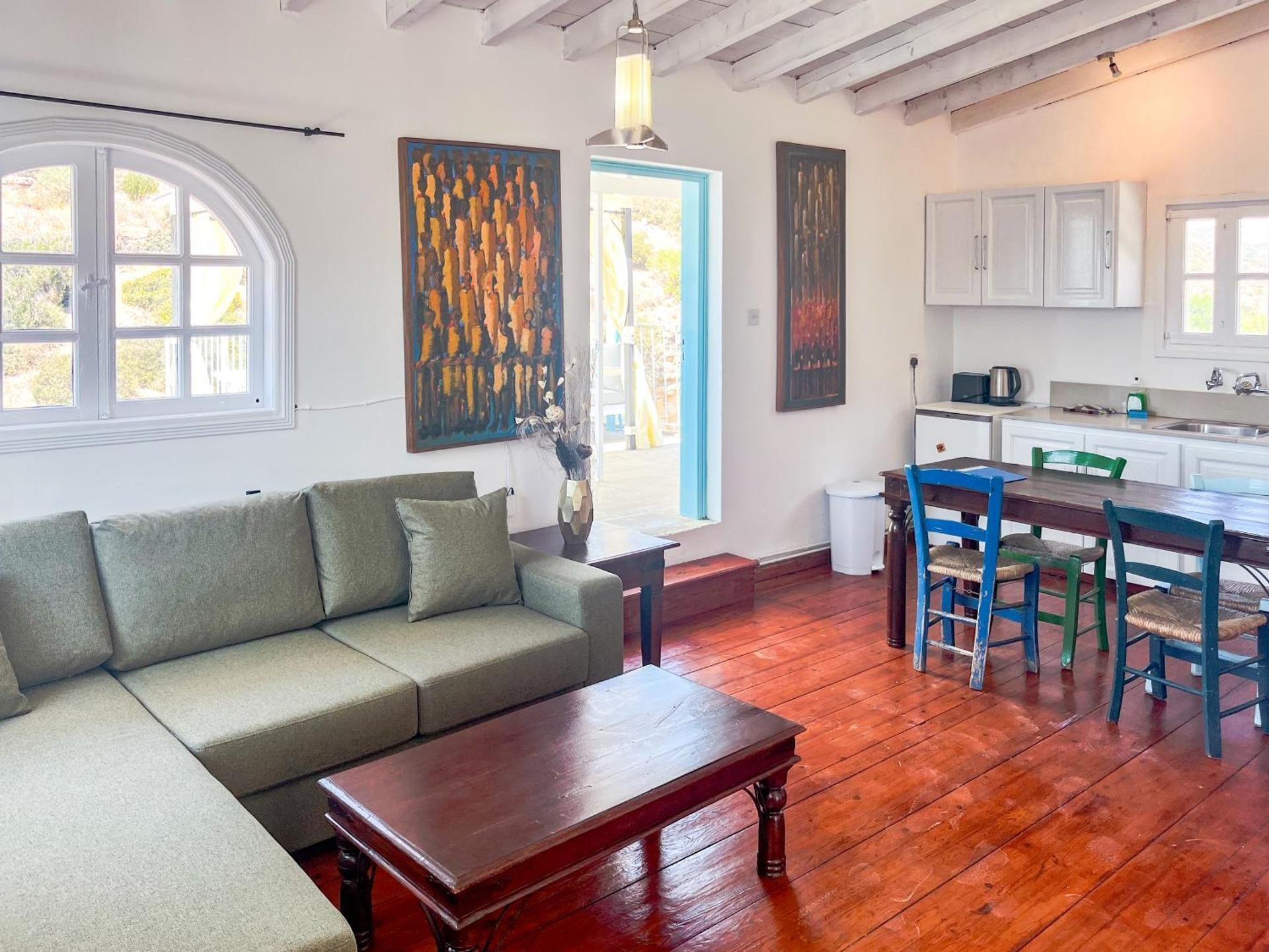 Two-Bedroom Apartment with Mountain View - Vasilikos House