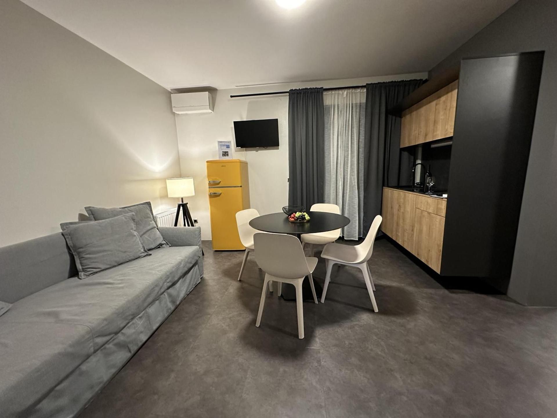 One-Bedroom Apartment with Balcony
