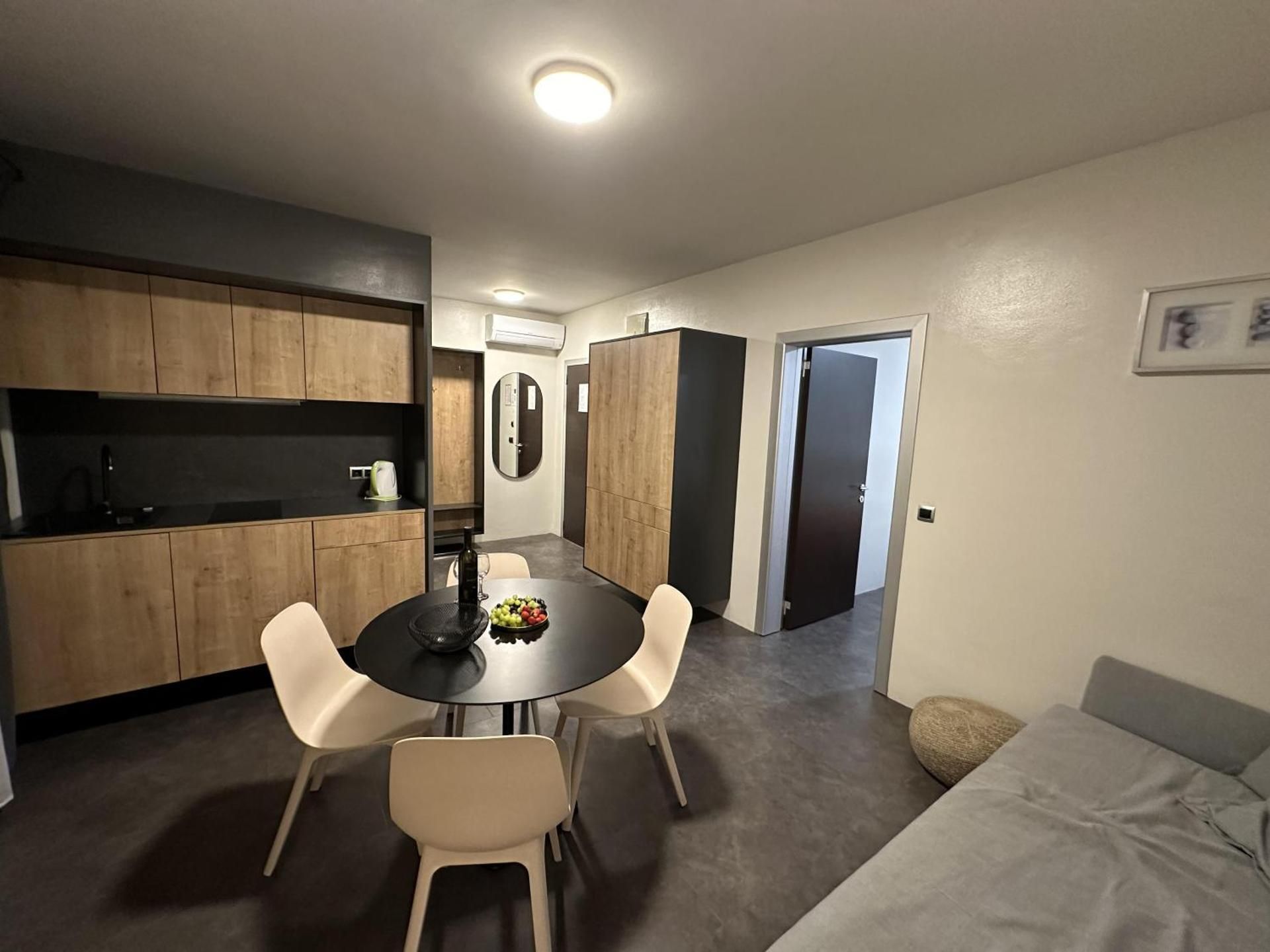 One-Bedroom Apartment with Balcony
