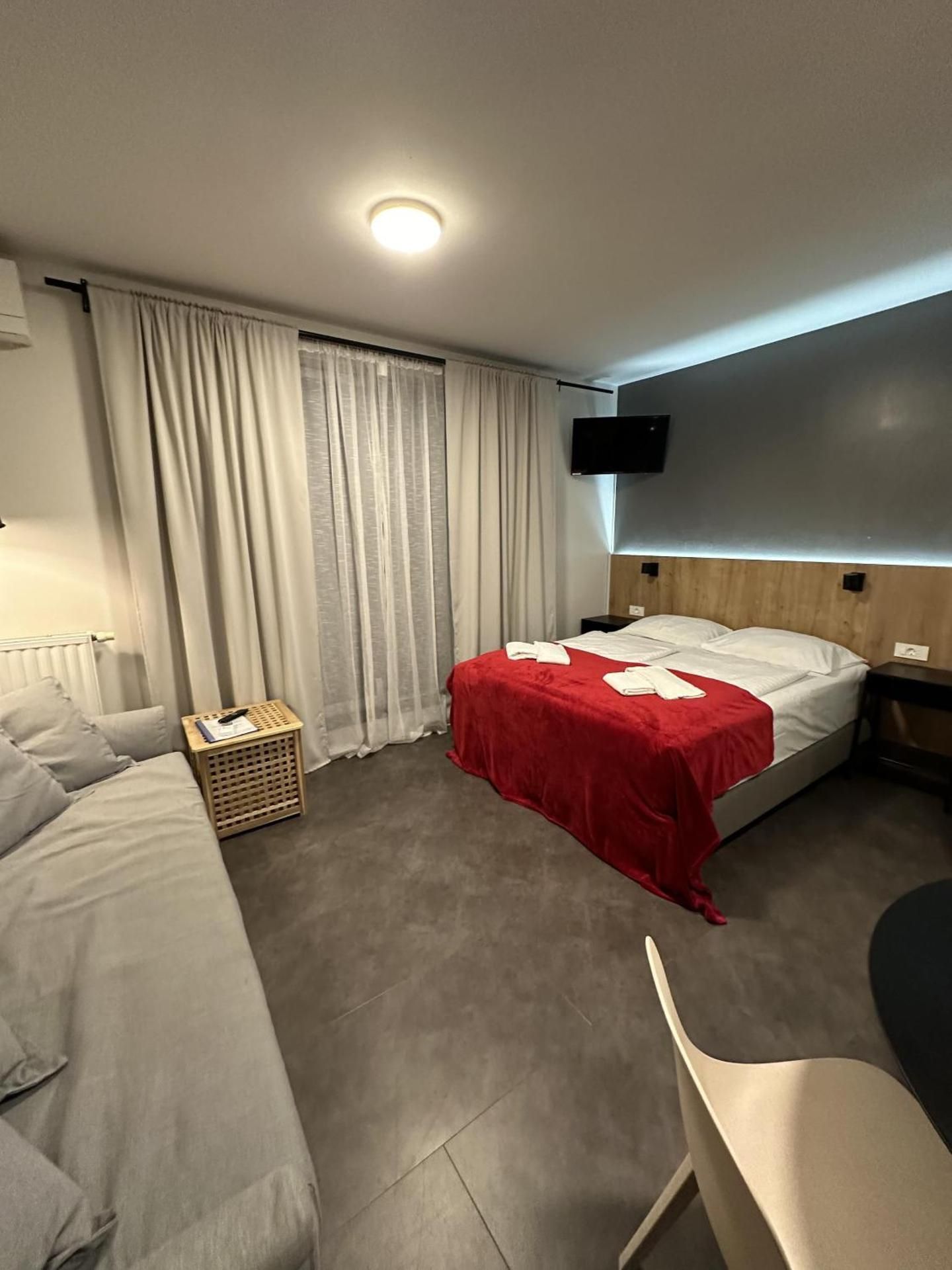 Studio Apartment