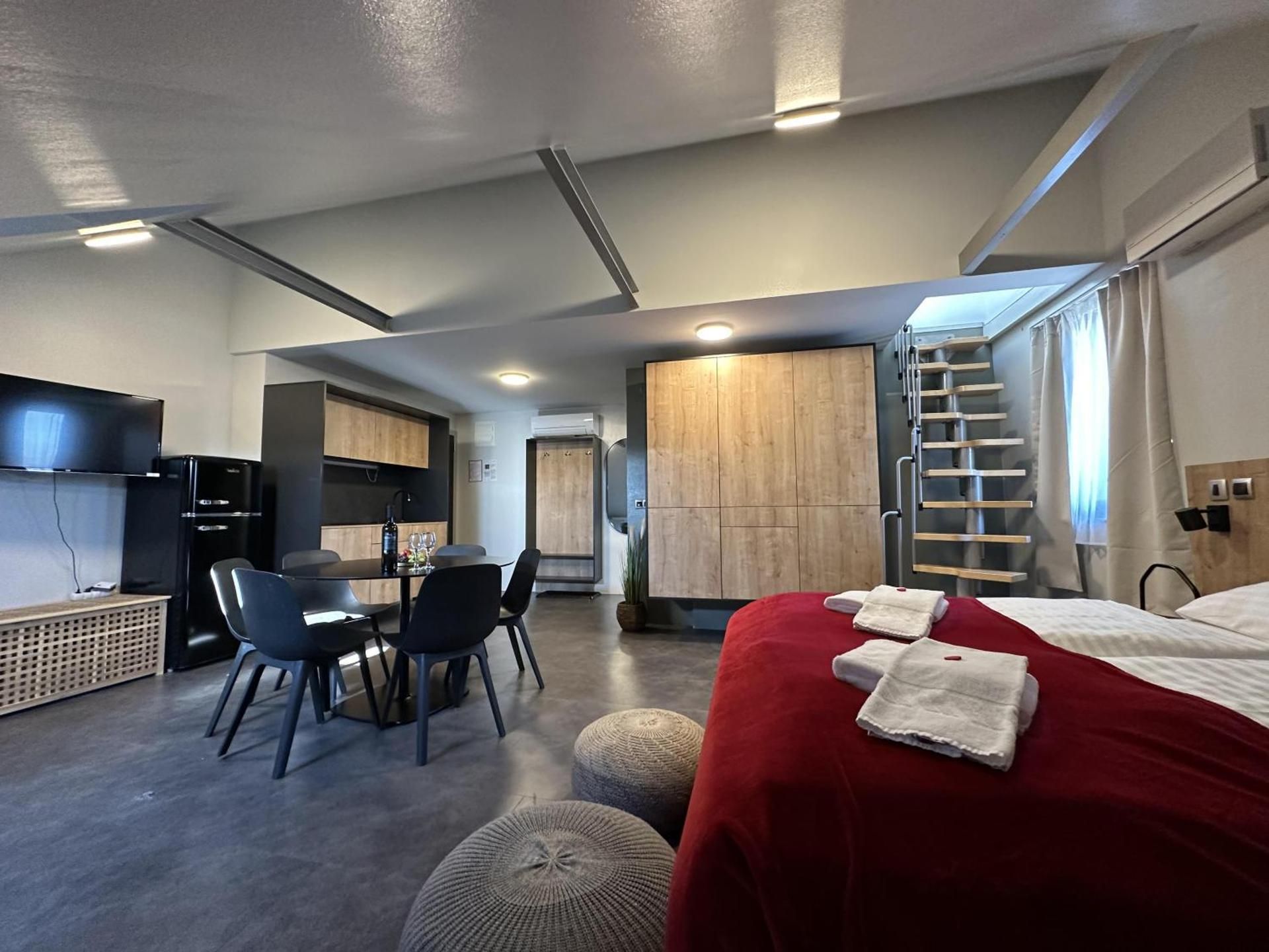 Superior Duplex Apartment