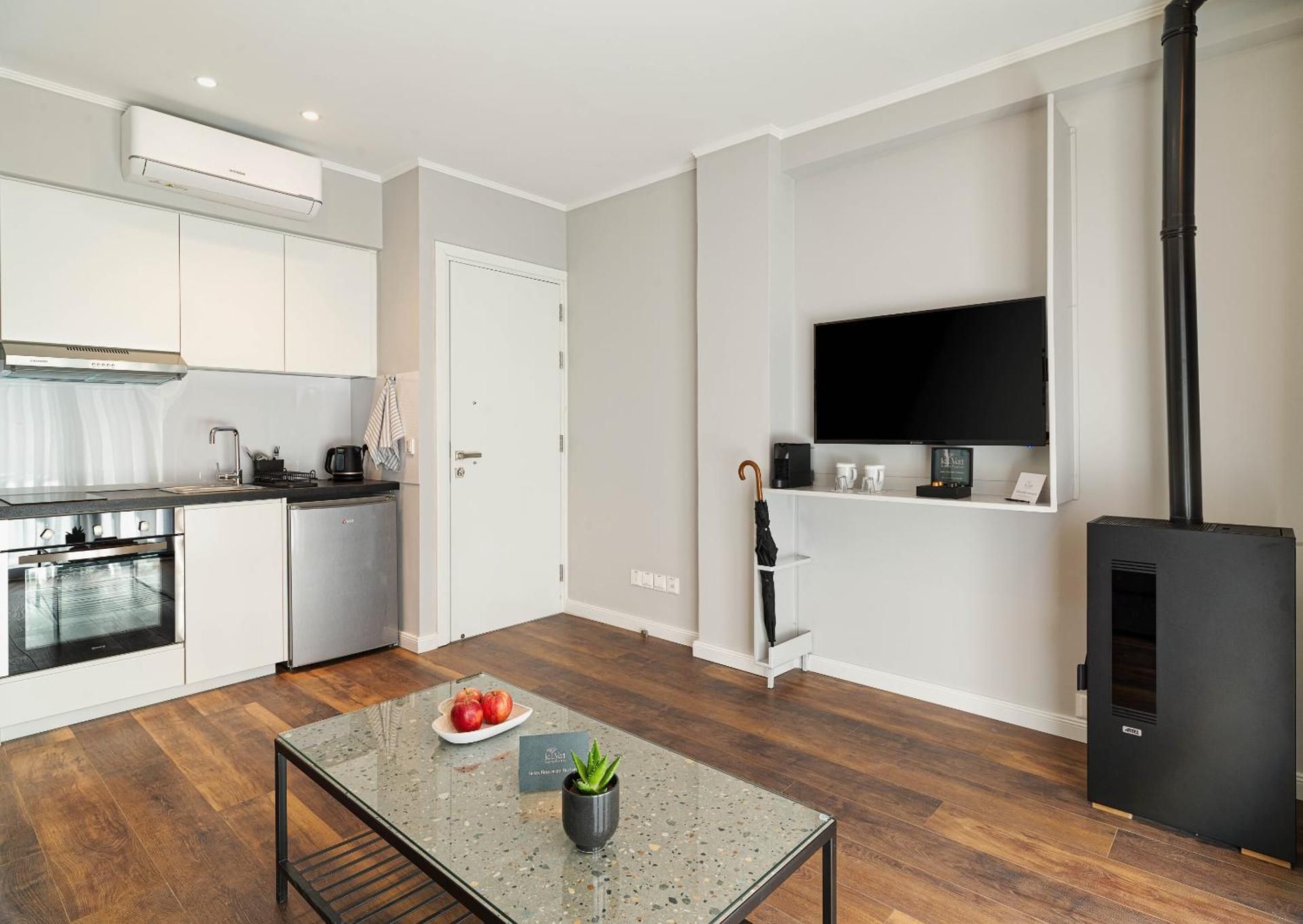 Le Vert Suites Platres Two-Bedroom Deluxe Apartment with Balcony 3